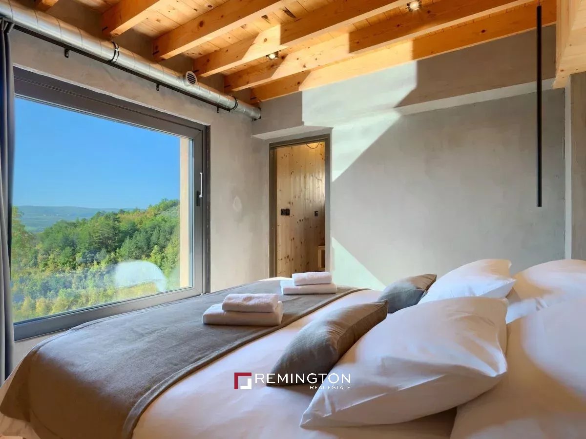 4 Bedroom Villa/Townhouse's Image 20