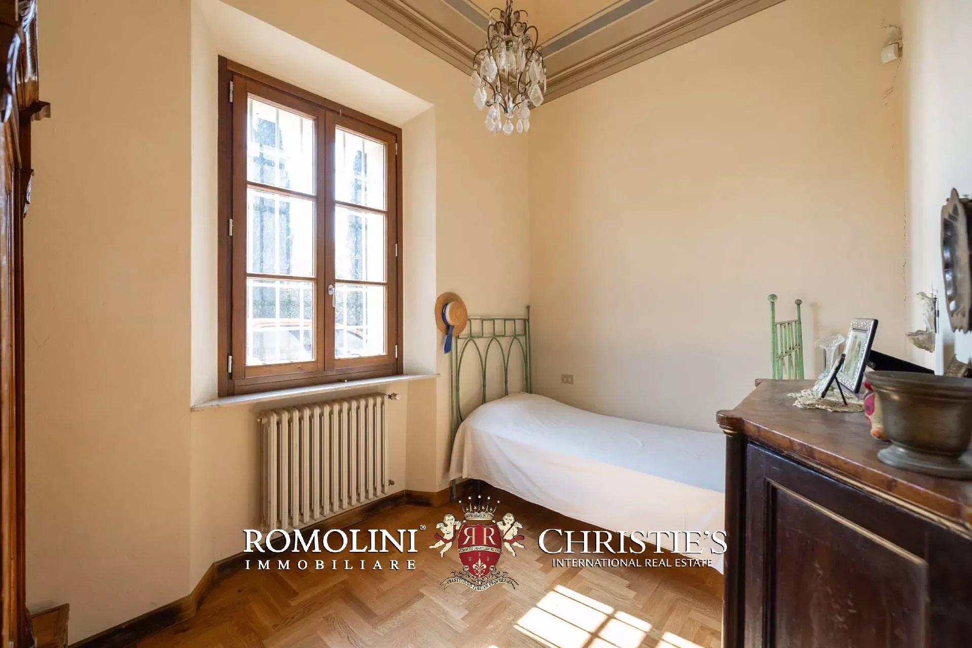 6 Bedroom Villa/Townhouse's Image 40