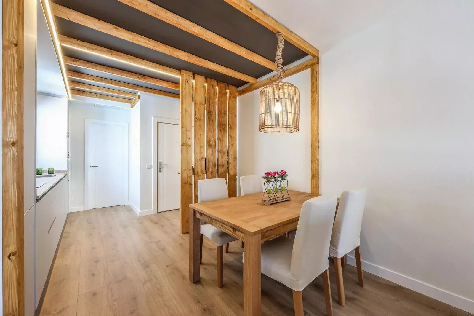 Modern and Bright Apartment on Paseo de la Castellana - picture 8