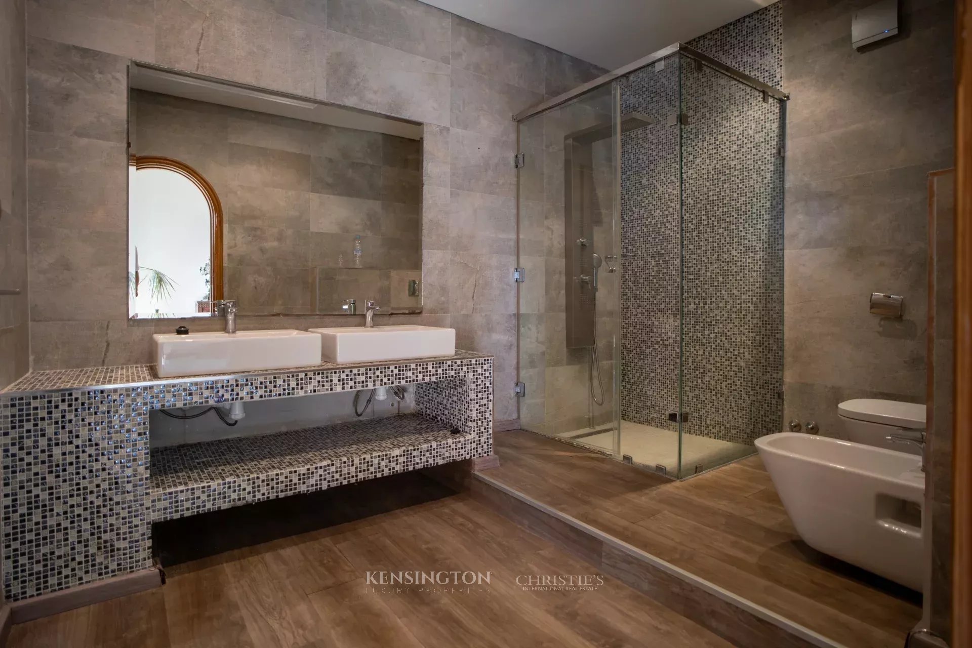 4 Bedroom Apartment/Flat's Image 9