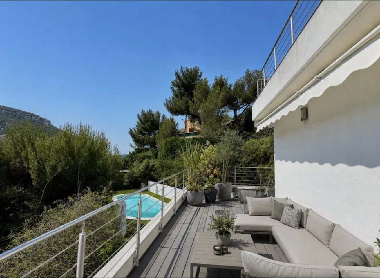 LA TURBIE MAGNIFICENT DESIGN VILLA OF 200M2 ON A PLOT OF 1200M2, SWIMMING POOL, JACUZZI, DOUBLE PARKING