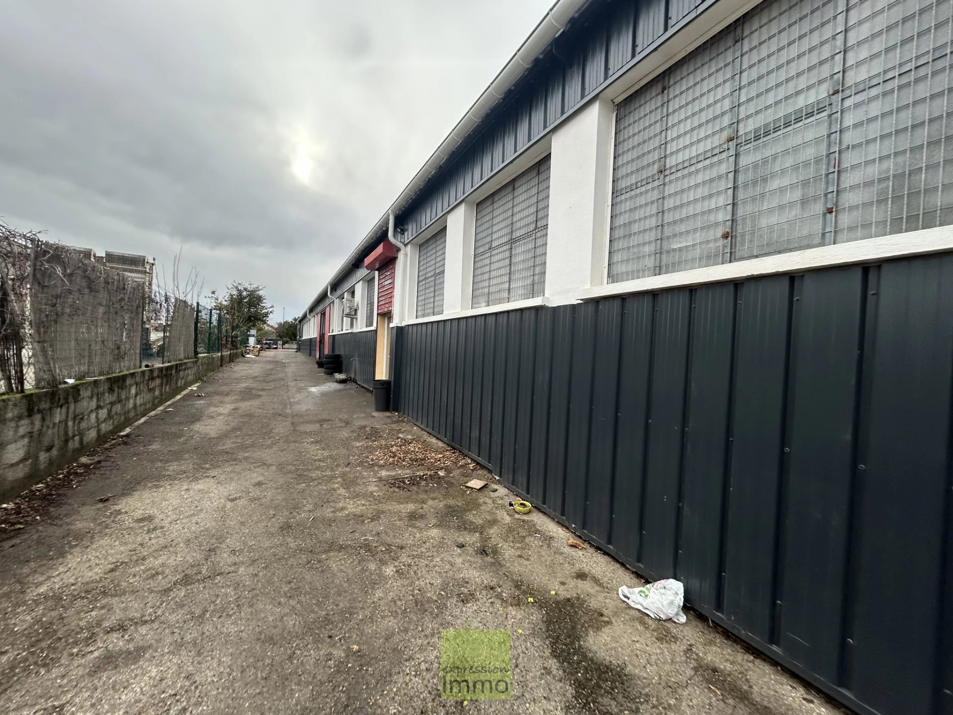 Local entrepot Surface utile de 564 m2