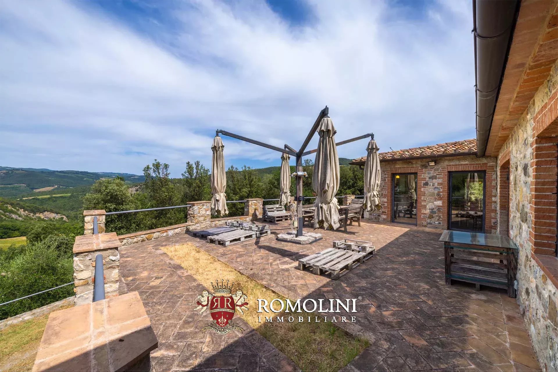 7 Bedroom Villa/Townhouse's Image 7