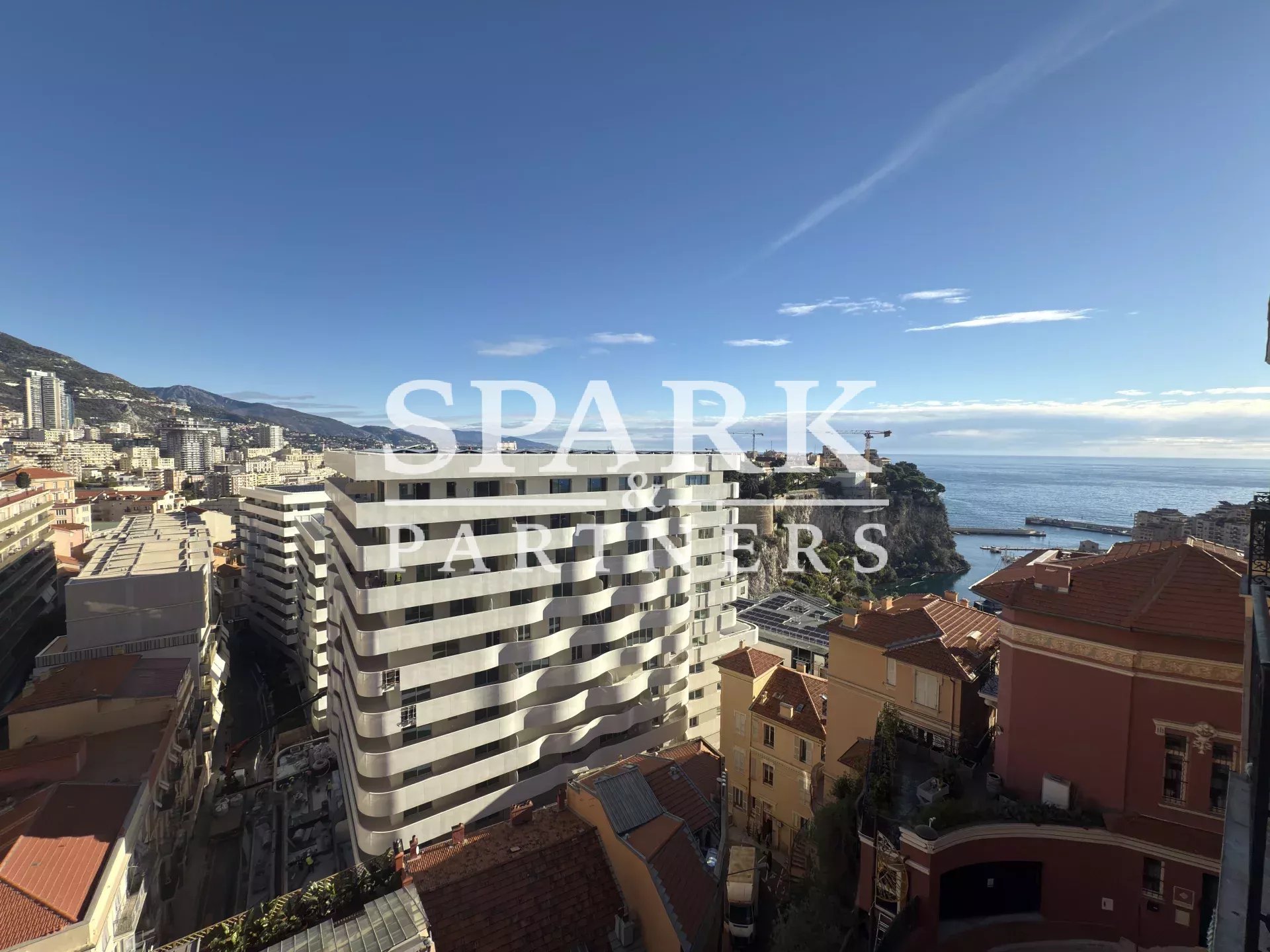 Monaco - La Condamine - Pied-à-terre ou investissement : 2 pièces à rénover