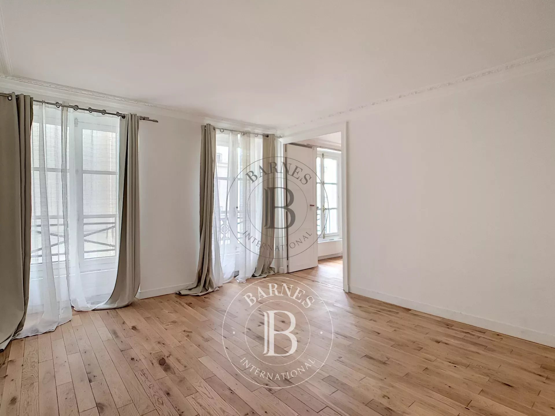 Daire Paris 8ème - picture 7