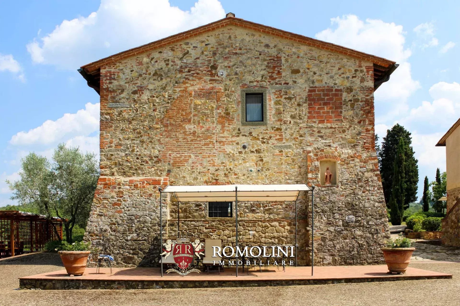 25 Bedroom Vineyard's Image 15