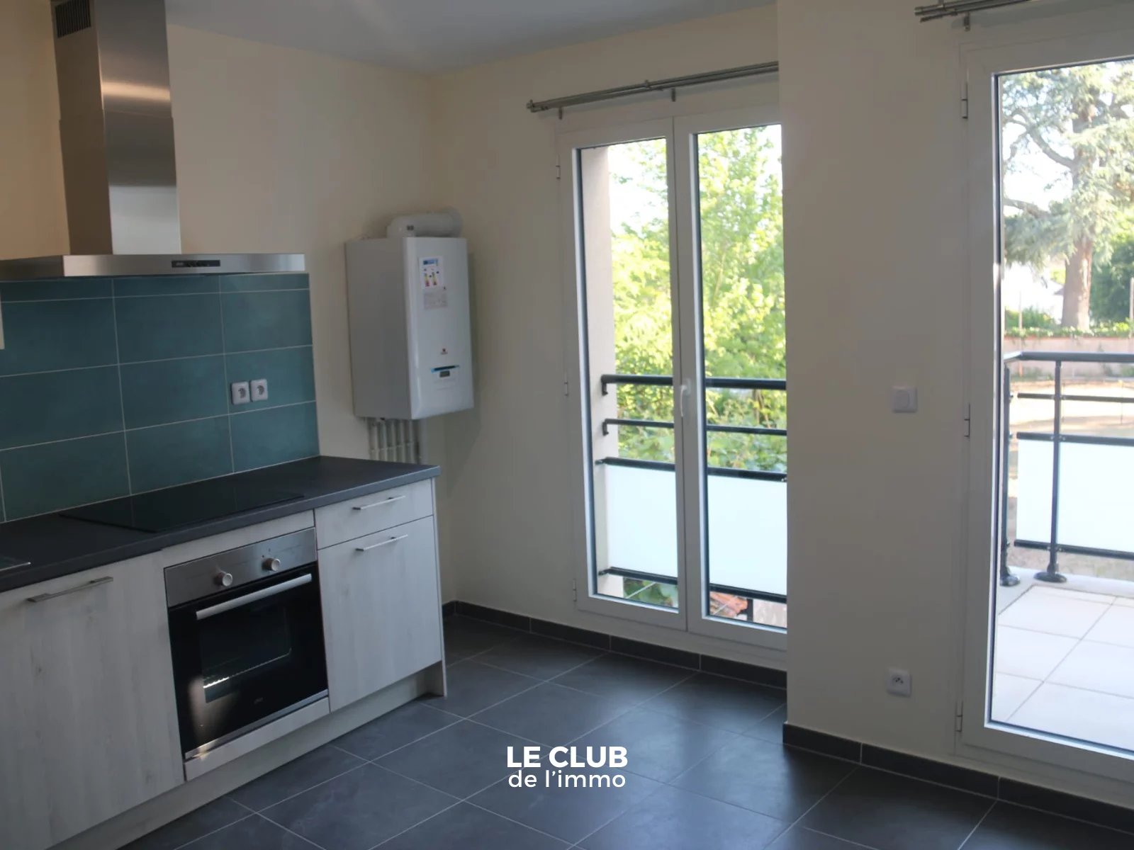 APPARTEMENT TYPE 2 - BALCON & GARAGE - Photo 2