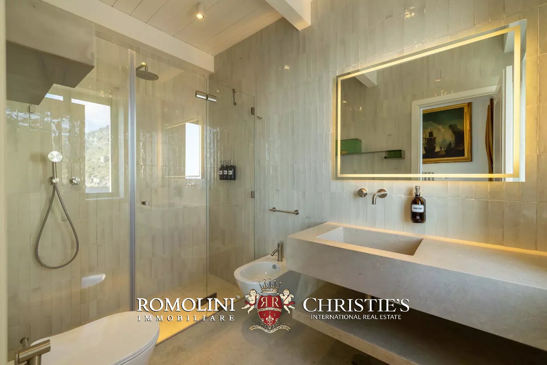 8 Bedroom Villa/Townhouse's Image 97