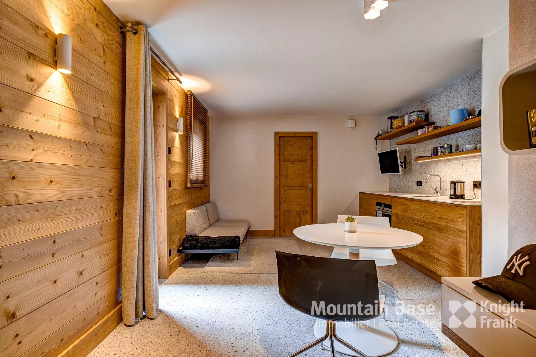 Photo of Beautifully finished 5 bedroom chalet with independent apartment in Les Houches