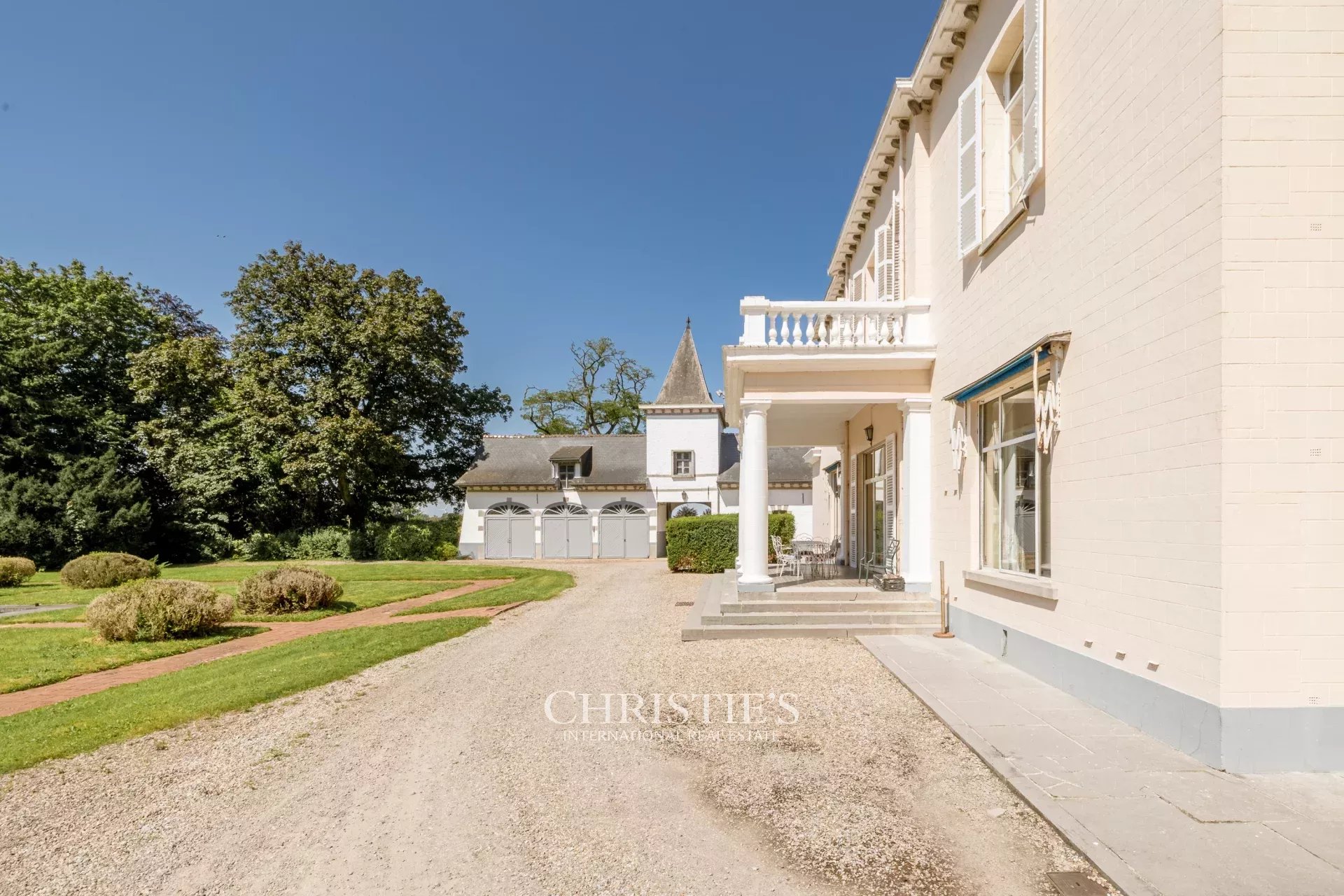 Elegante historische villa, genesteld in een park van bijna 2ha