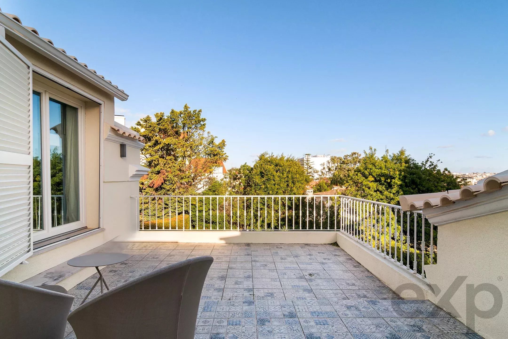 Monte Estoril: Charming 5-bed Villa with large garden and pool 86644506 image 31