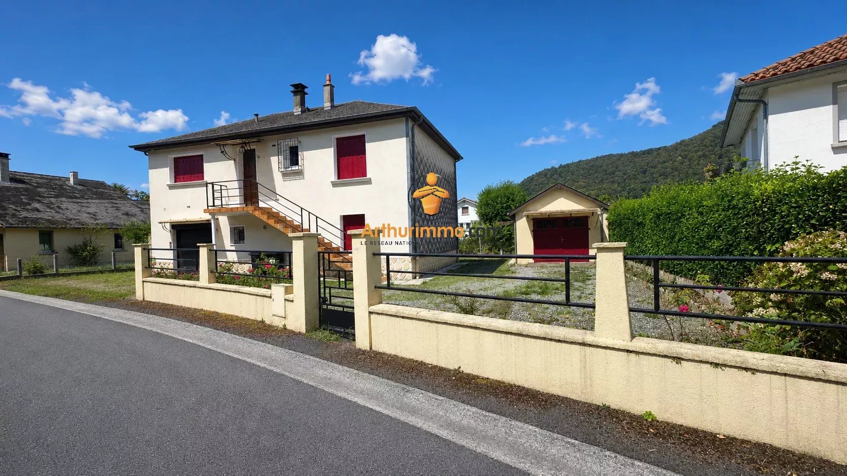 MAISON DE 115 M² AVEC DEUX APPARTEMENTS, JARDIN ET GARAGE – QUARTIER CALME