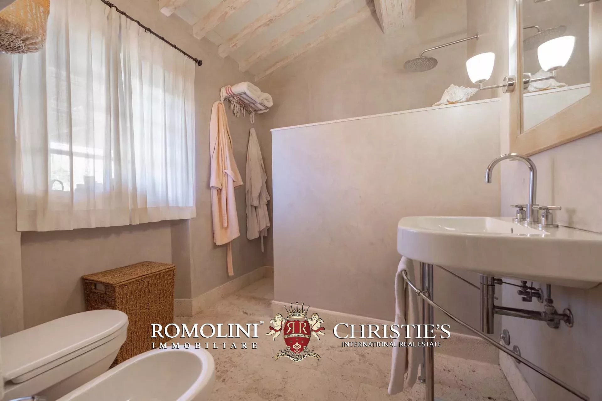 EQUESTRIAN SEA VIEW WINE ESTATE WITH VINEYARDS FOR SALE CLOSE TO BOLGHERI, TUSCANY