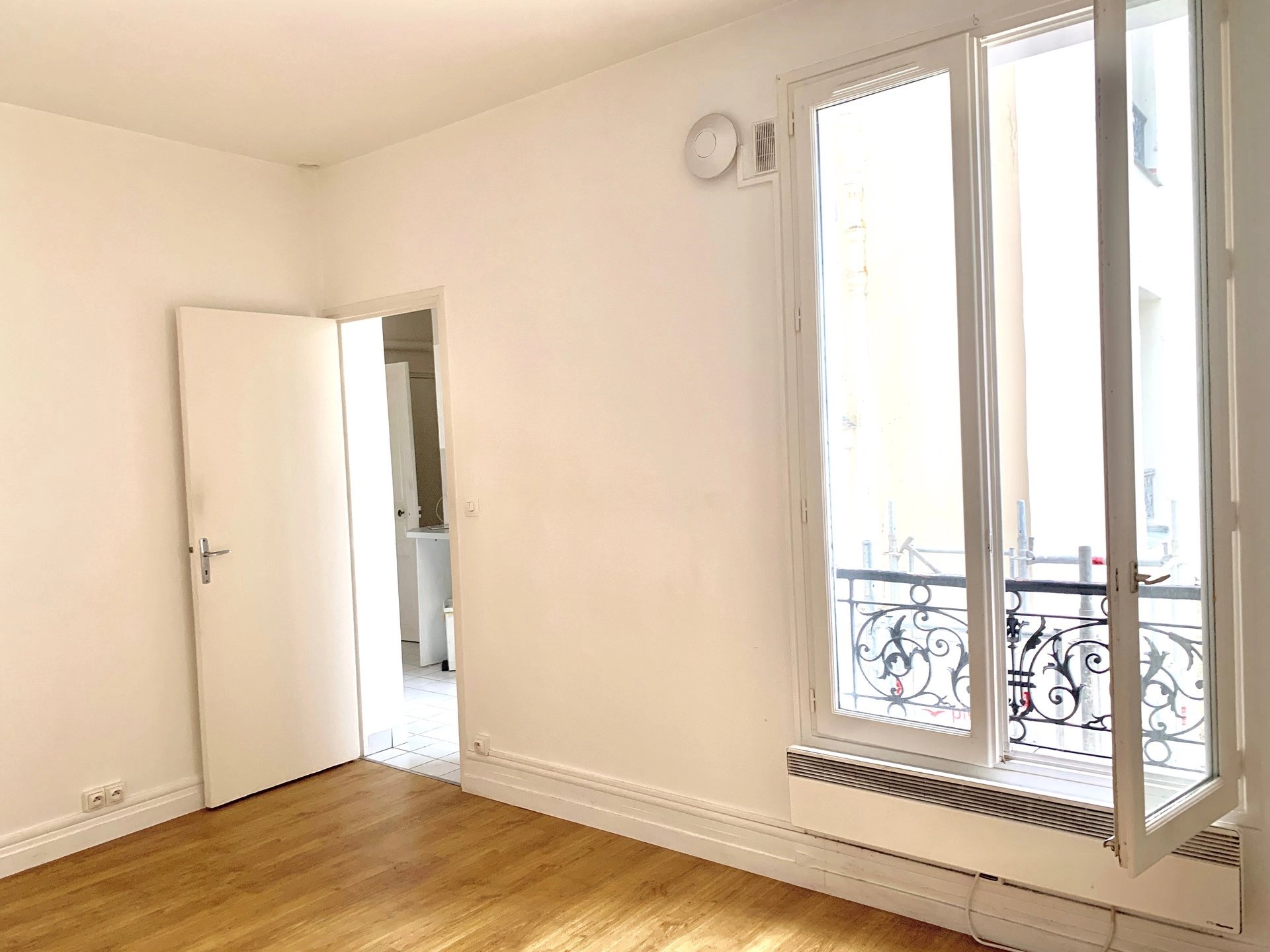 Avenue d'Argenteuil, au calme et lumineux.