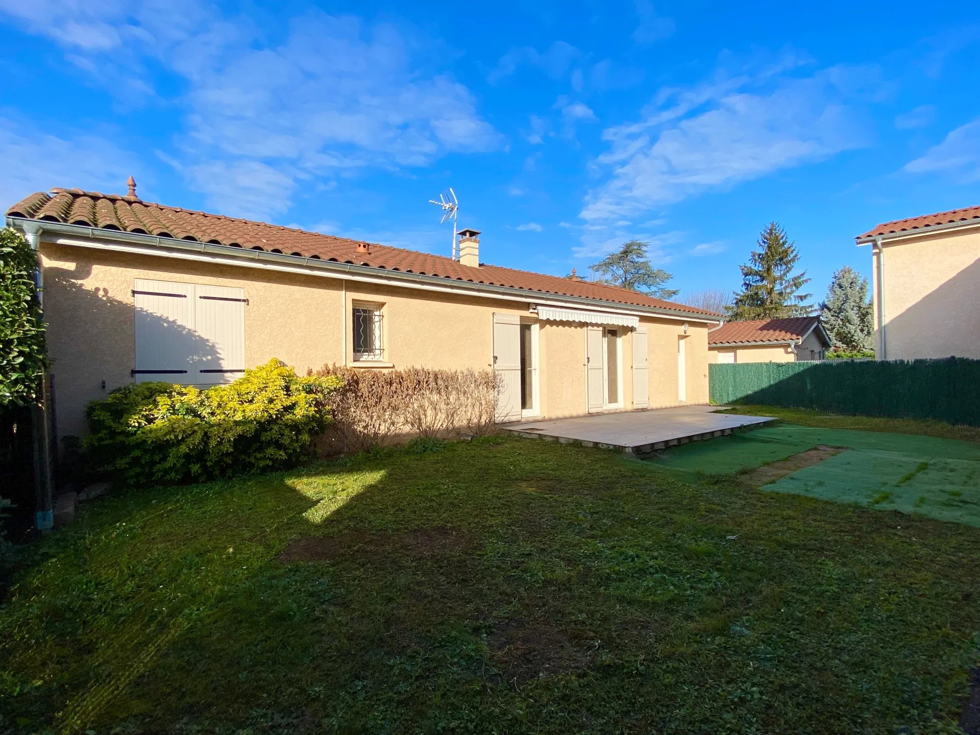 Maison de plain pied avec jardin à Anse