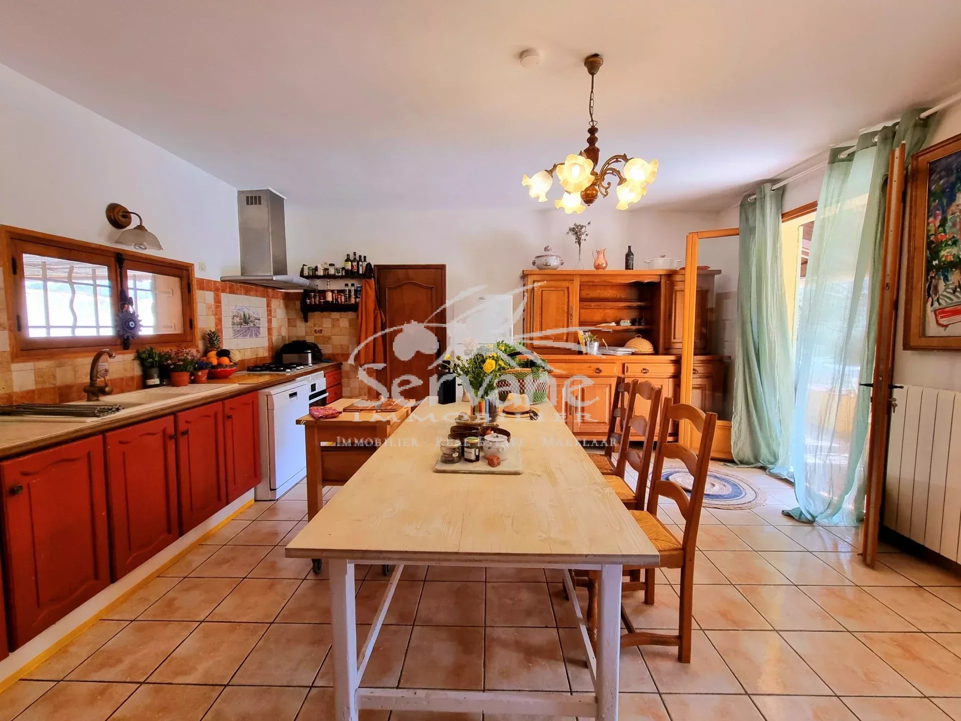 LORGUES VILLA T4 SUR 3220 m²