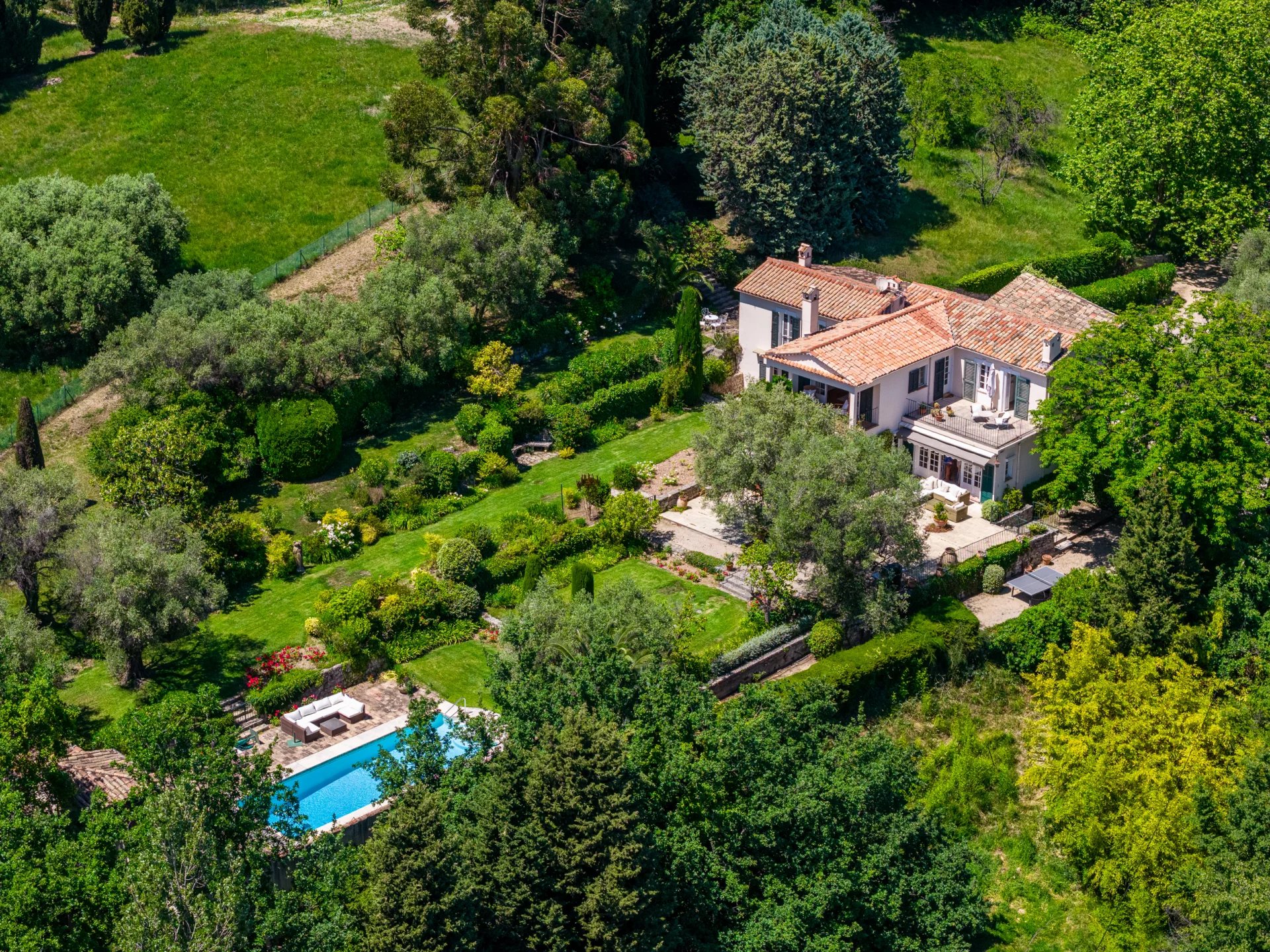 7950515-Propriété Opio