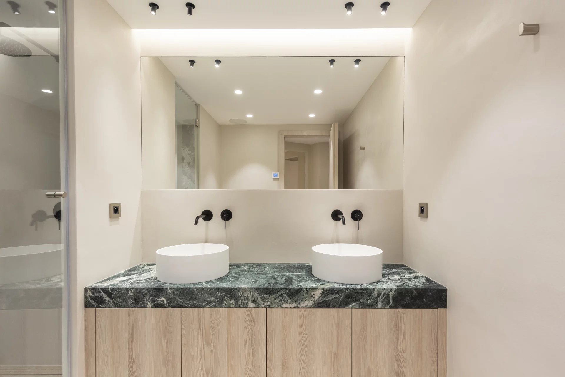  Image of Apartment - 3 Bedrooms - 3 Bathrooms for Sale in Alpes-Maritimes-Cannes-France, Image 15