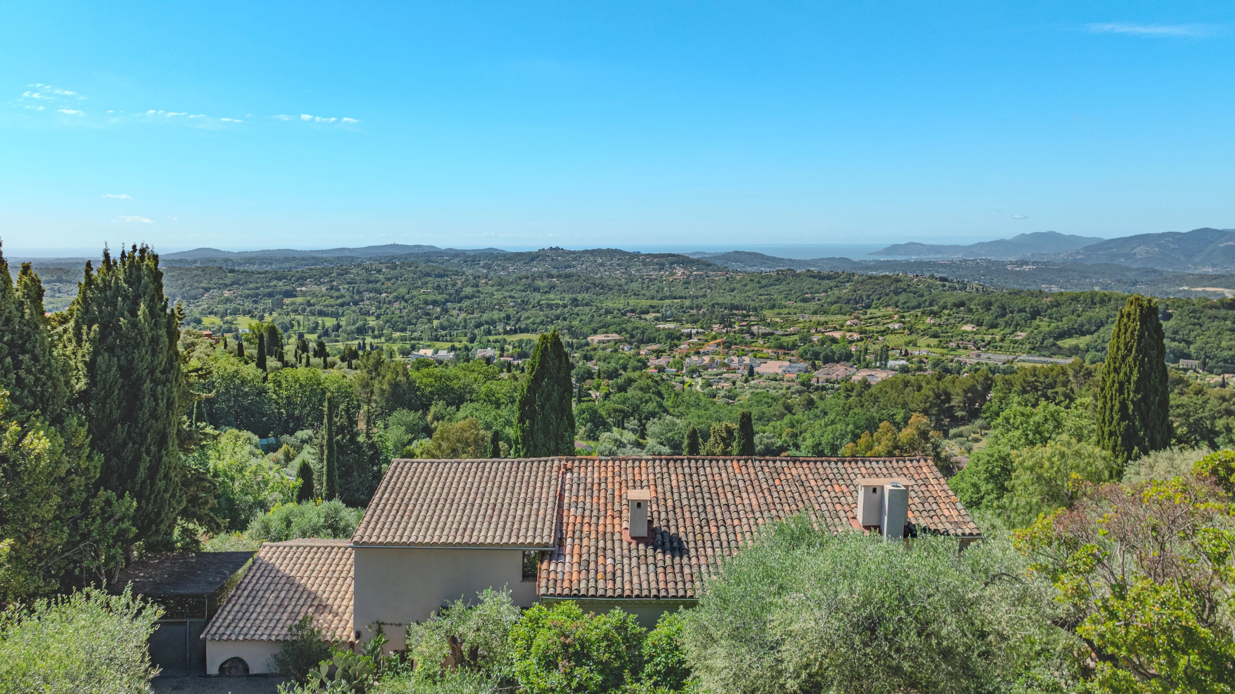 Charming Property with Panoramic Views over the Hills and the Sea