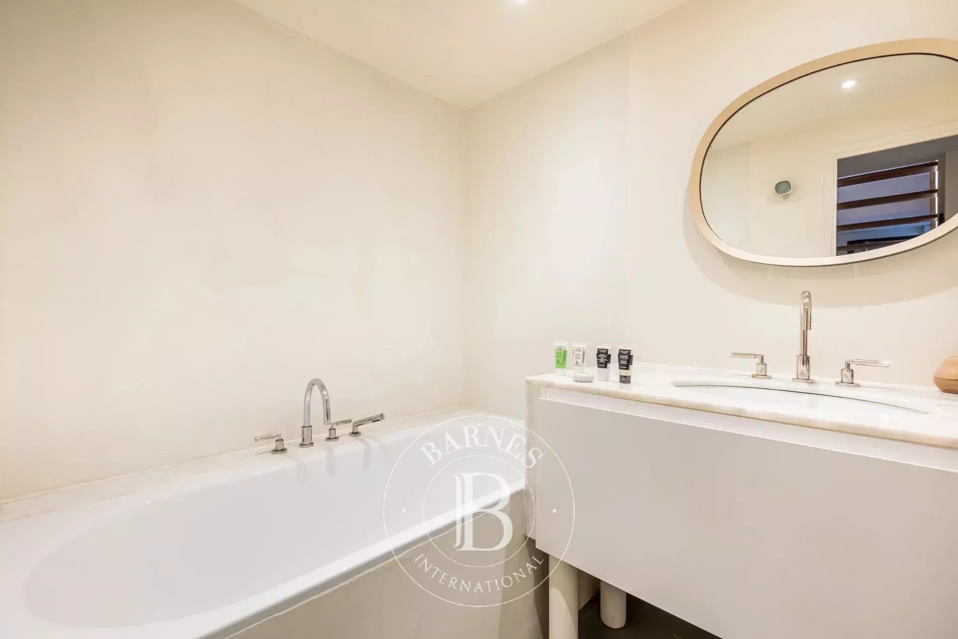 Paris  - Apartment 4 Bedrooms - picture 9