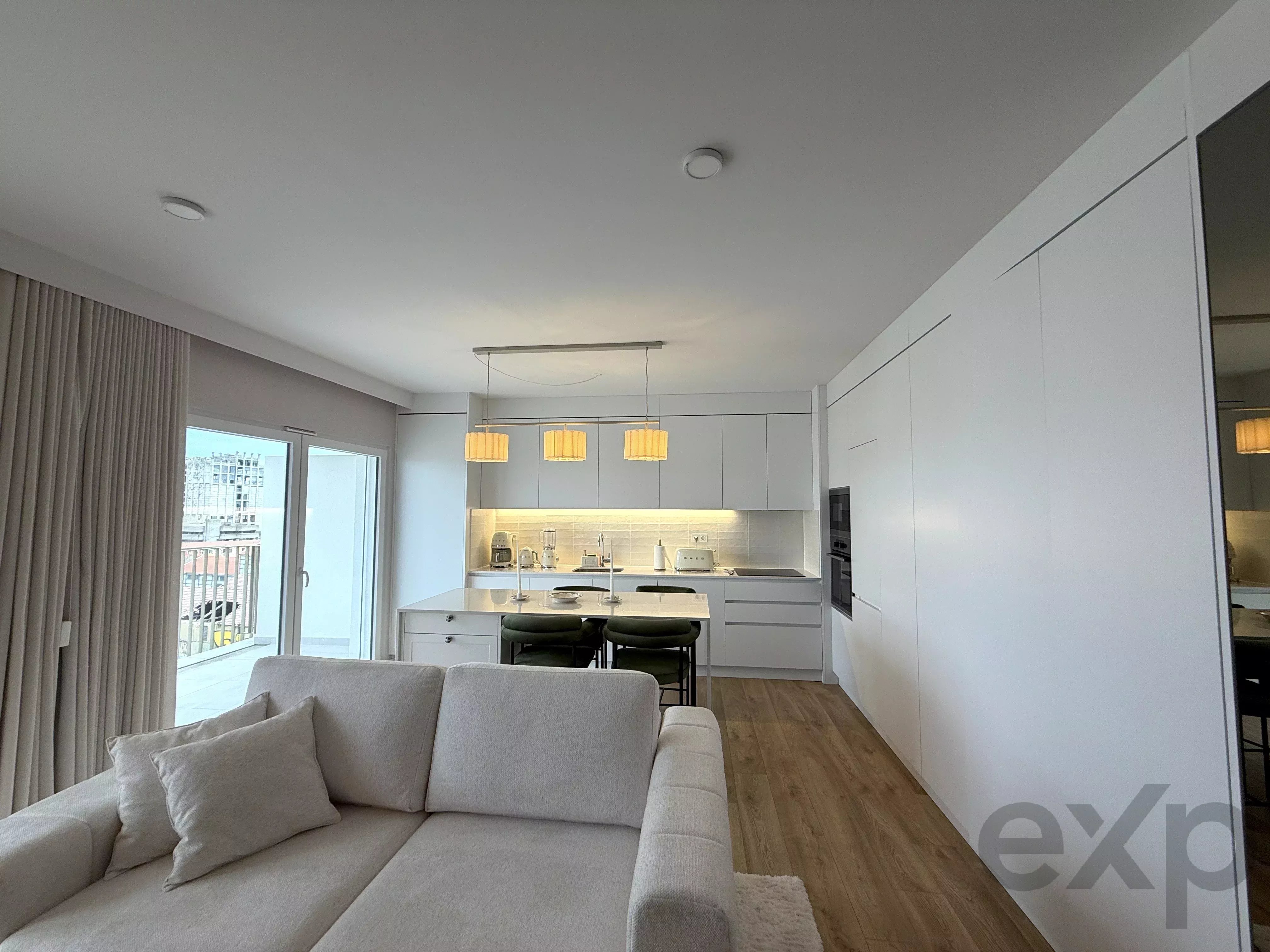 2-BEDR. SUITE, POOL, BALCONY, GARAGE 86647813 image 13
