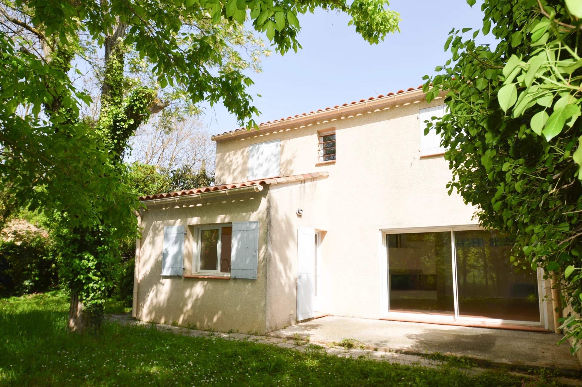 Bright and Peaceful Home Just moments away from the Center of Aix-en-Provence