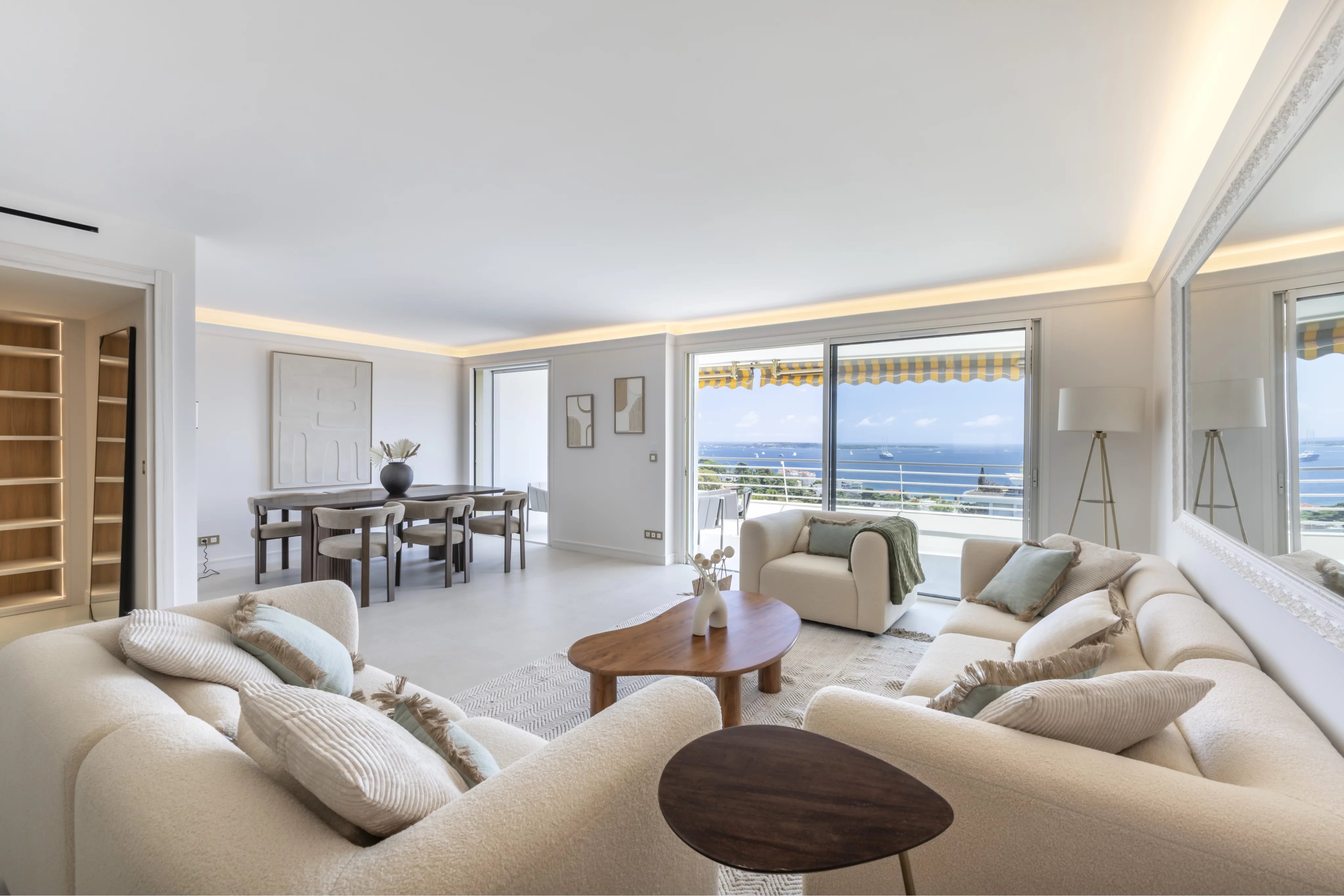Image of Apartment - 2 Bedrooms for Sale in Alpes-Maritimes-Cannes-France, Image 1
