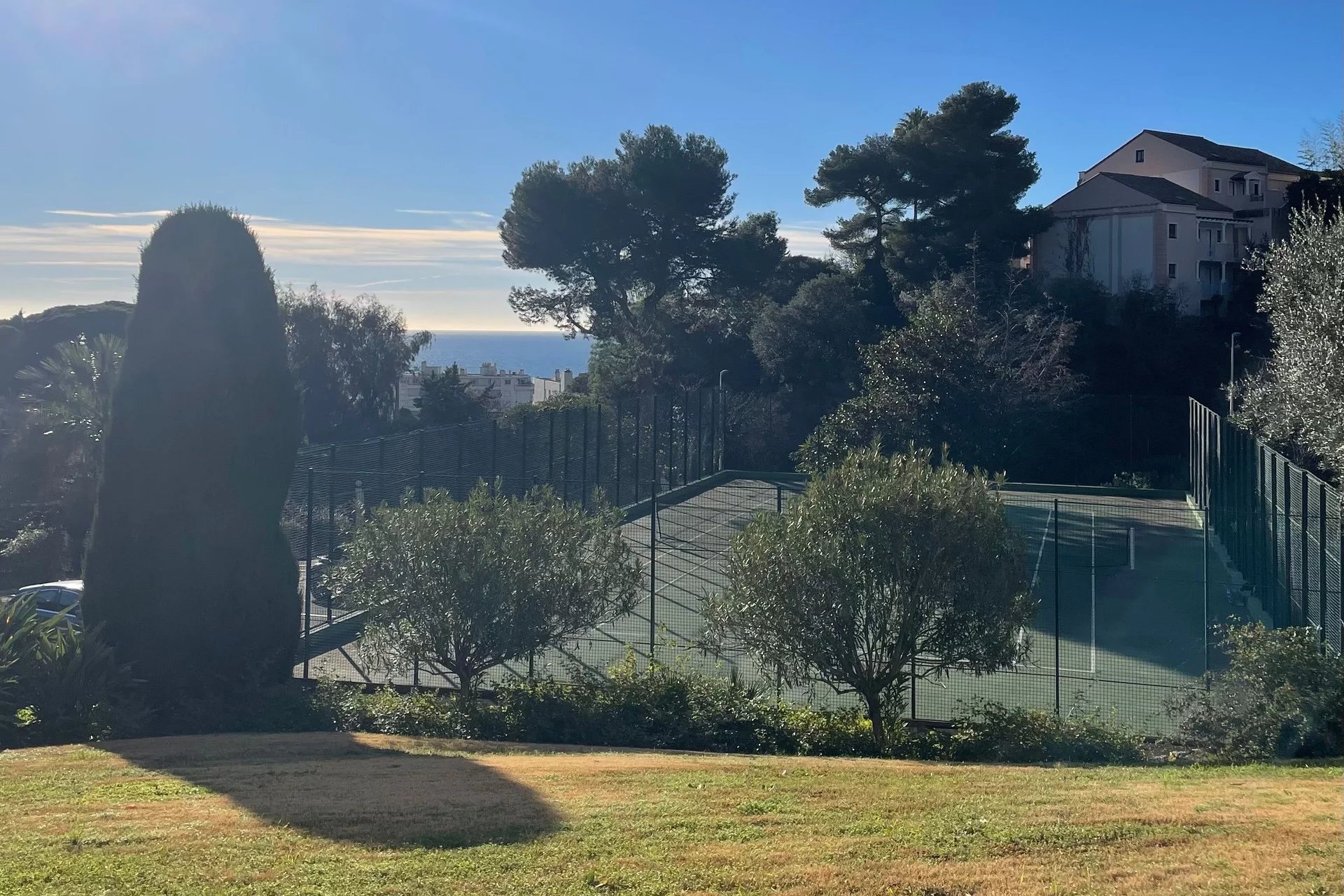 CANNES 2P GROUND FLOOR GARDEN TERRACE