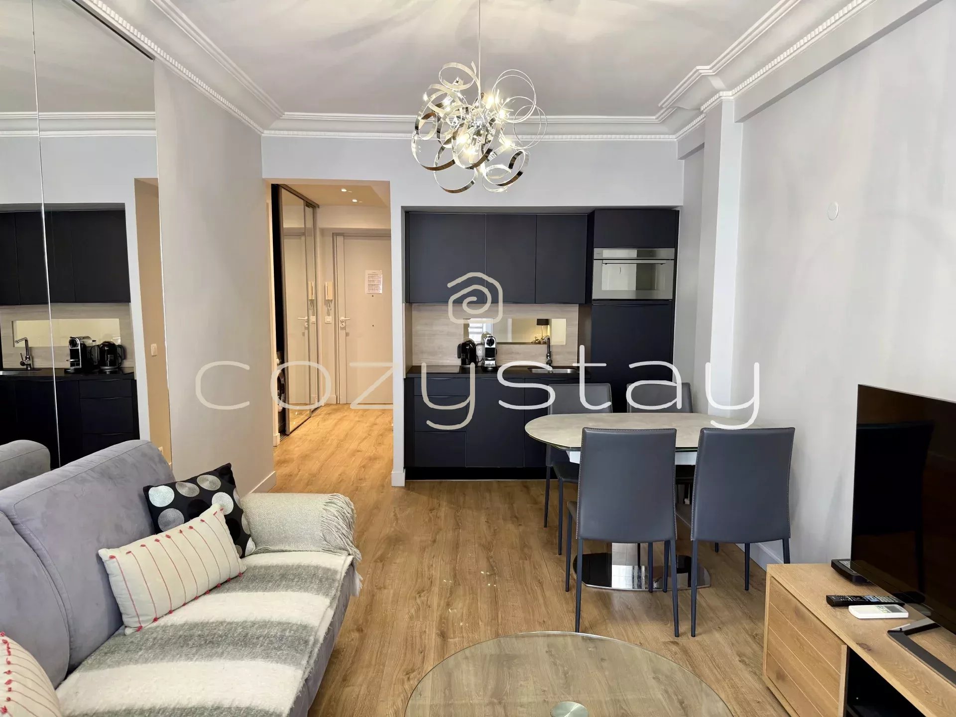 Bel appartement 2-3 pièces, Cannes arrière Croisette