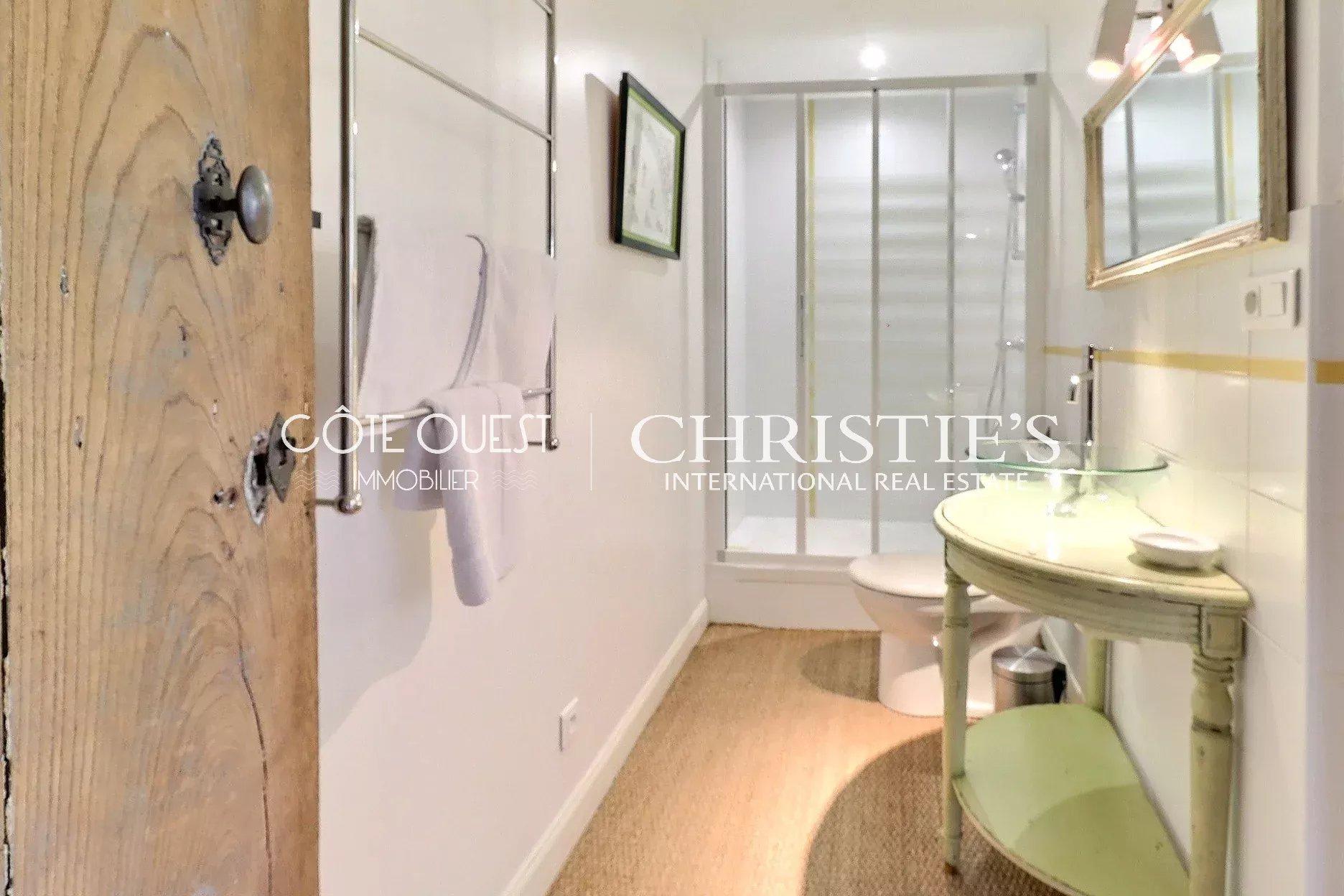 5 Bedroom Villa/Townhouse's Image 12