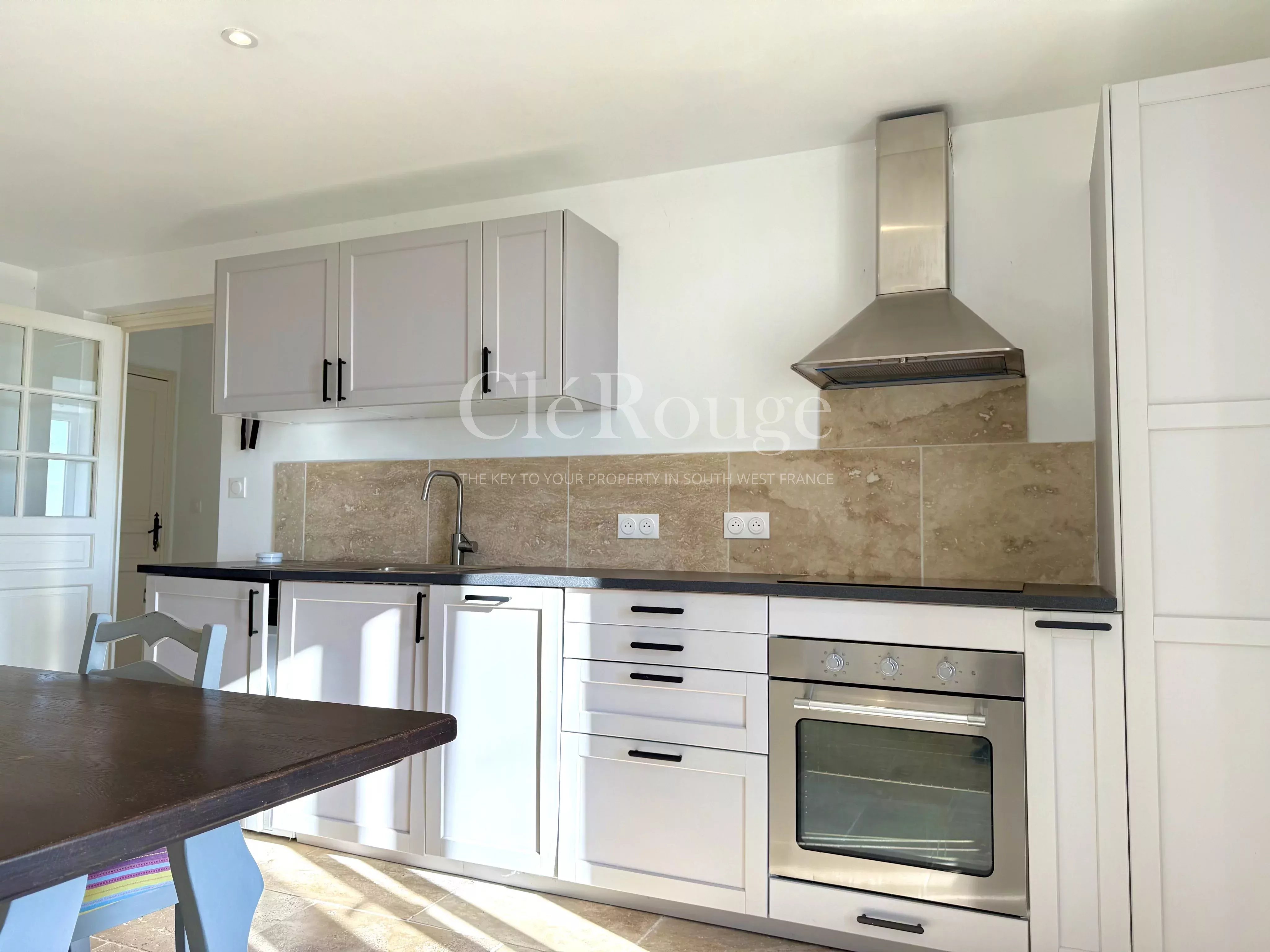 Elégante propriété en pierre avec 2 gîtes, piscine et grange située dans le triangle d'or entre Duras et Eymet