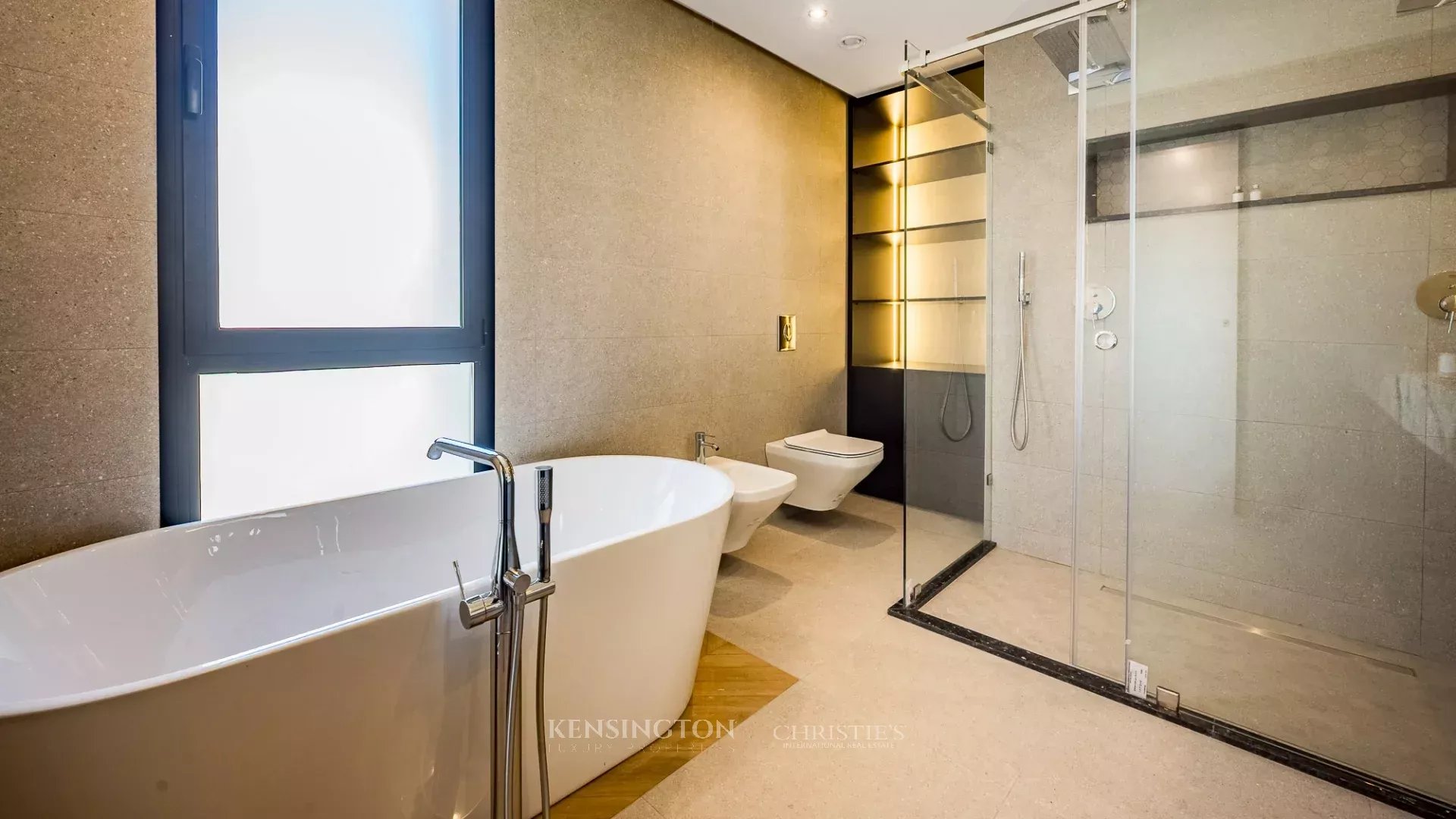 5 Bedroom Villa/Townhouse's Image 18