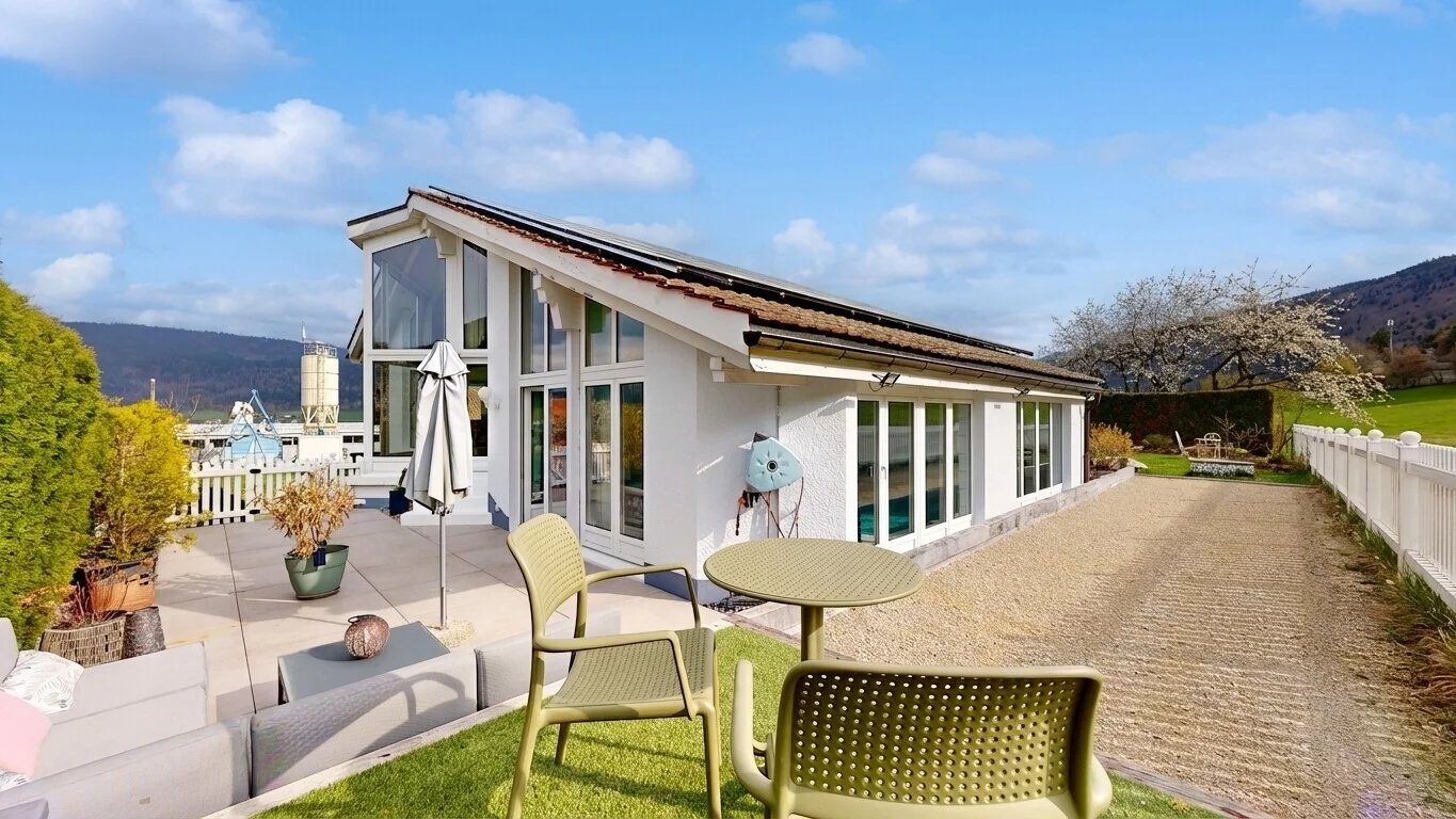 Villa d’exception avec piscine intérieure, terrasses panoramiques et écrin de verdure