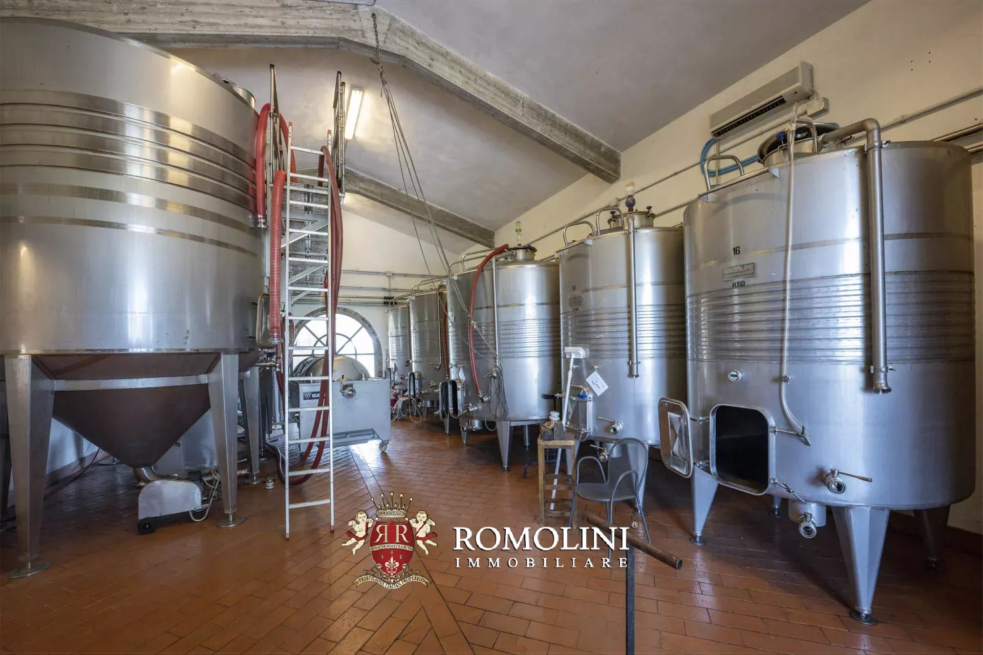 34 Bedroom Vineyard's Image 38