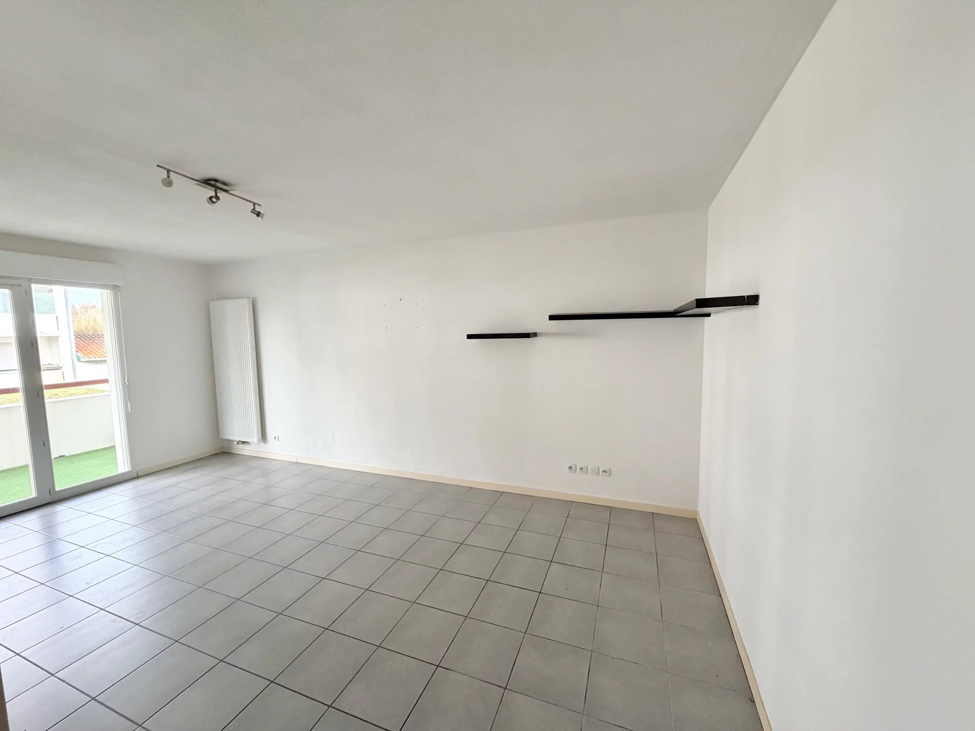 Appartement 2 pièces 44 m2 avec terrasse ! - Photo 4