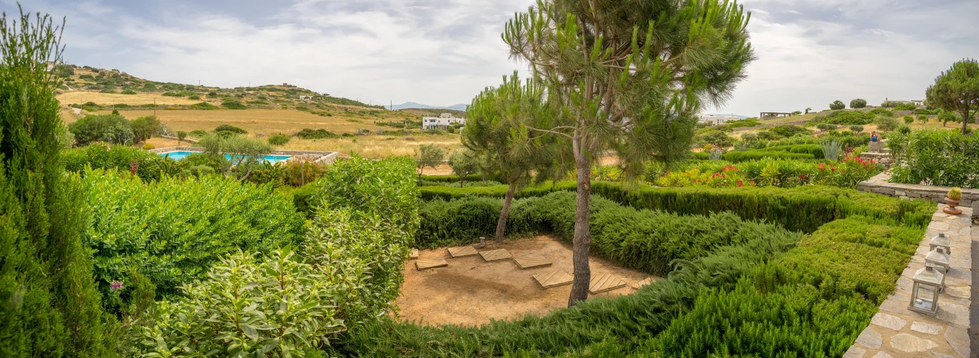 Agence immobilière de PARIS - LONDON - PAROS