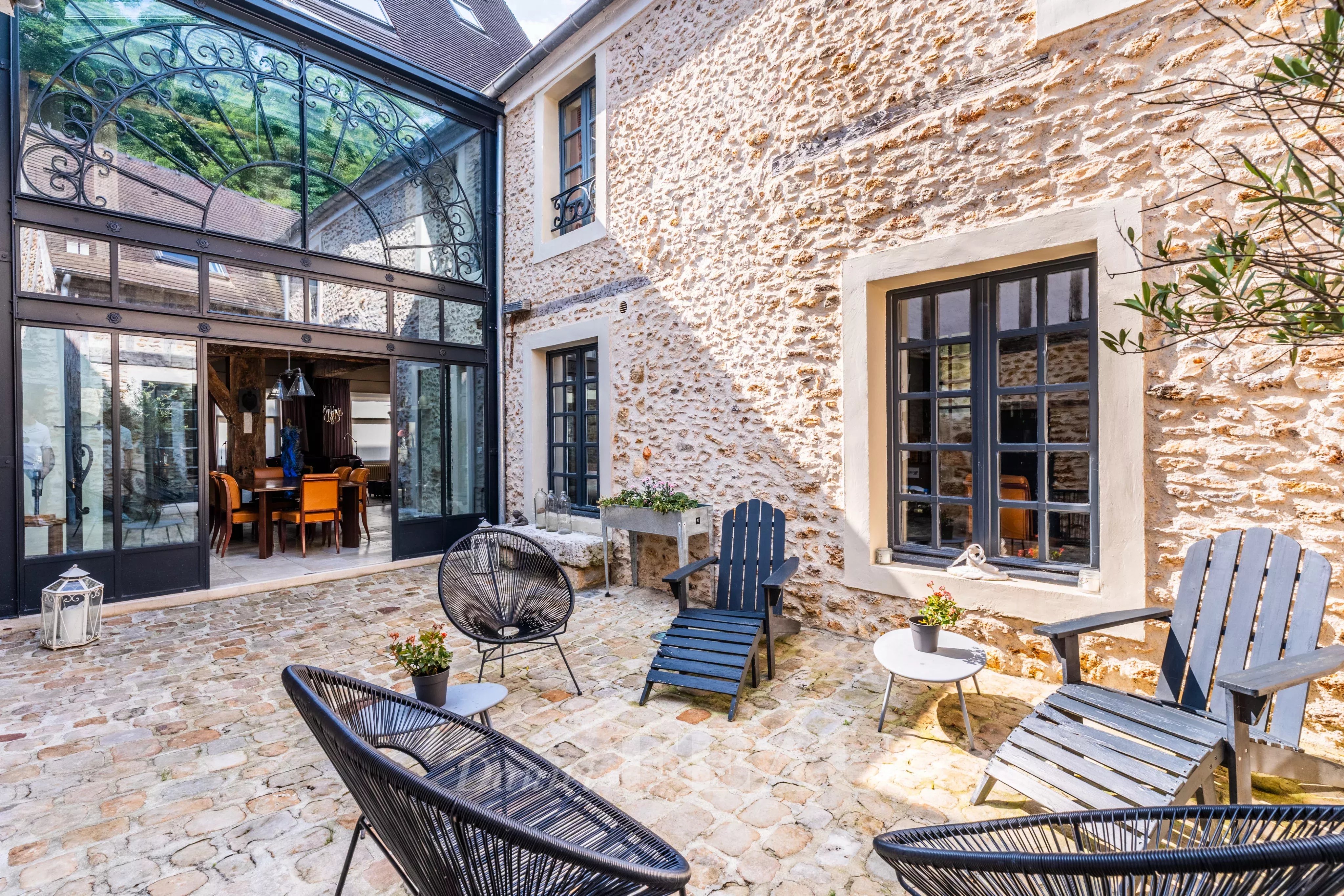 Montfort l’Amaury – A renovated period property