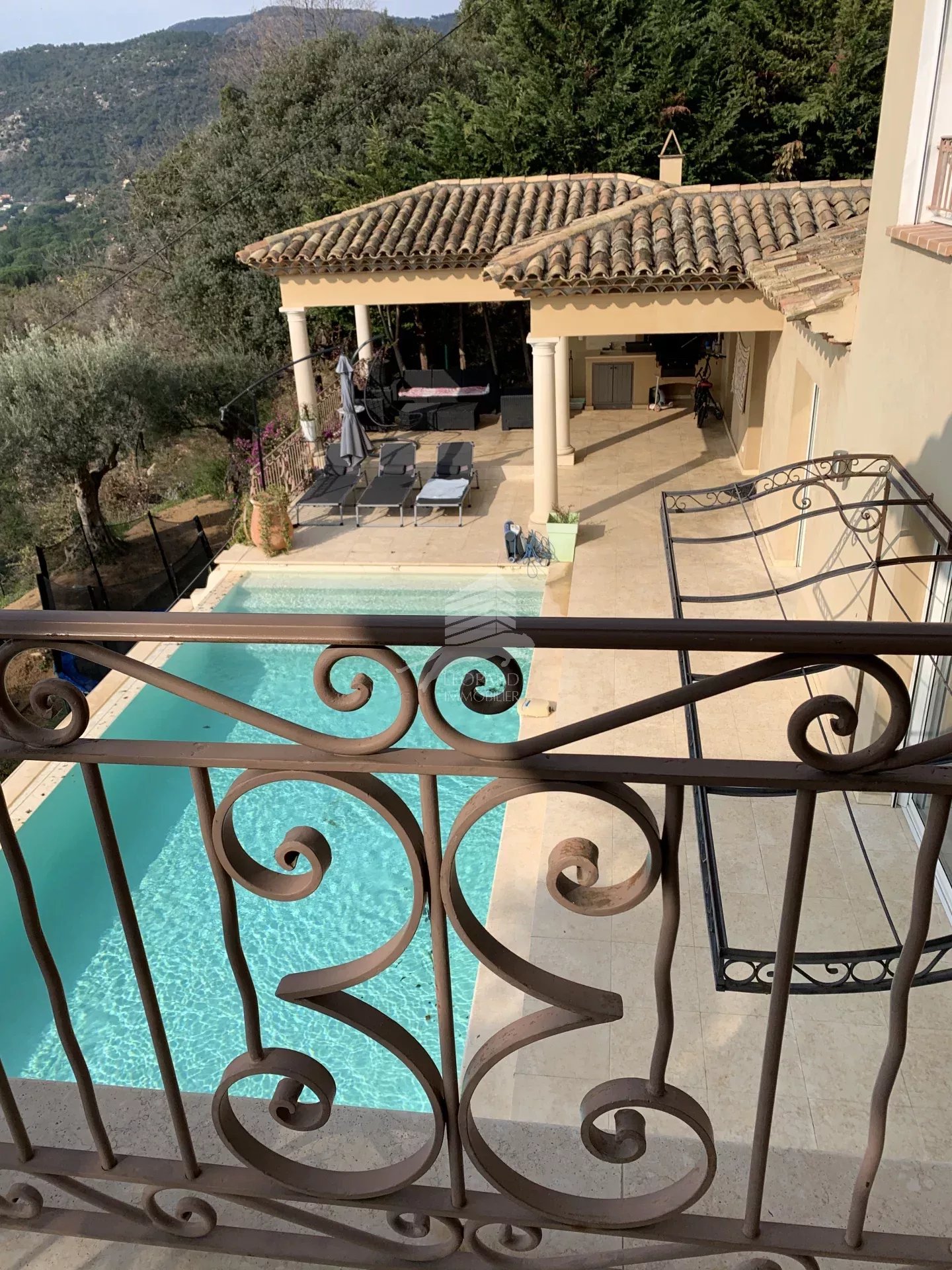 Agence immobilière de 