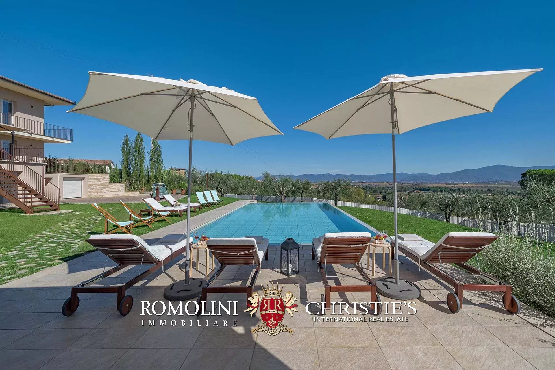 7 Bedroom Villa/Townhouse's Image 18