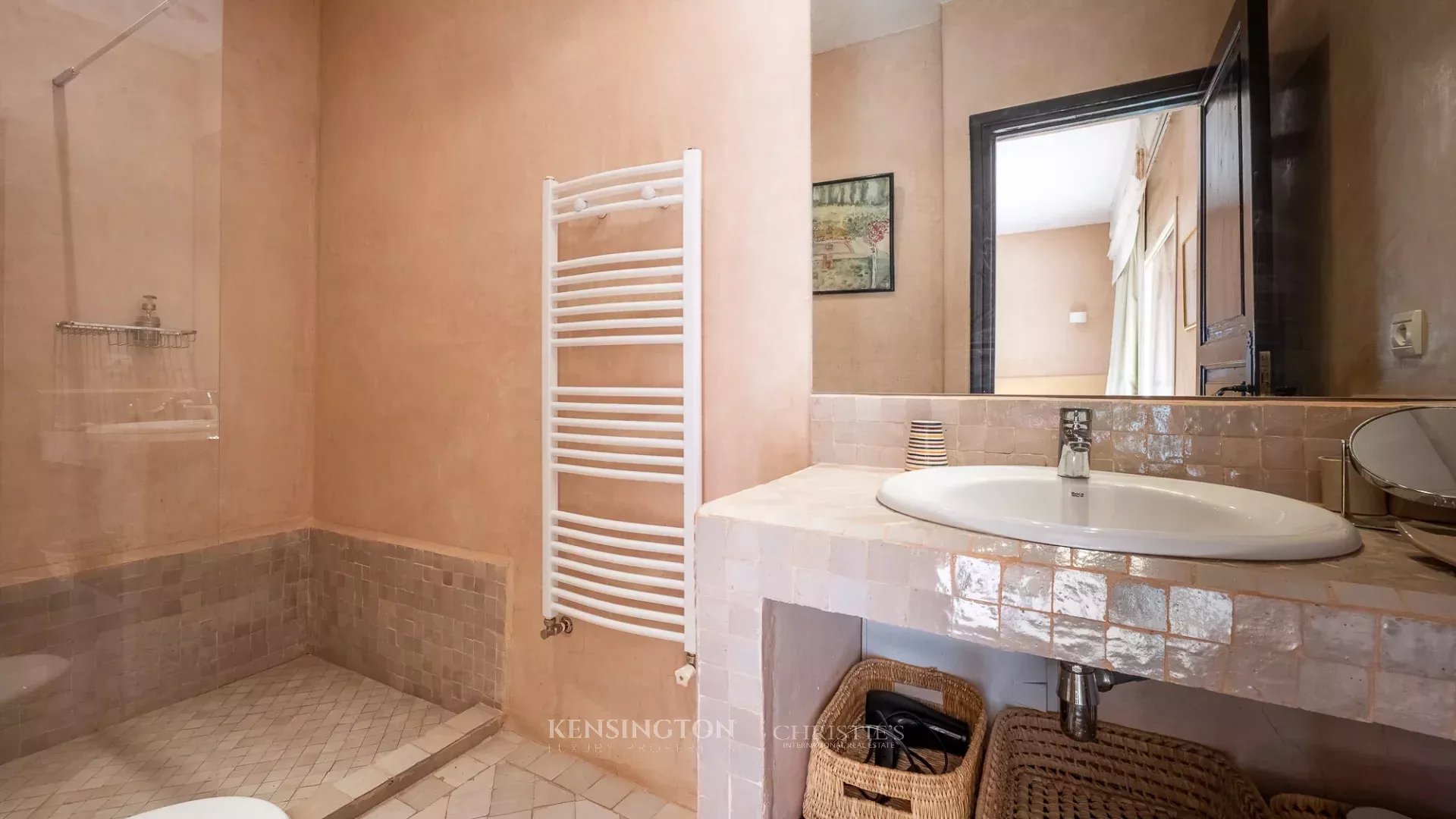 6 Bedroom Villa/Townhouse's Image 37