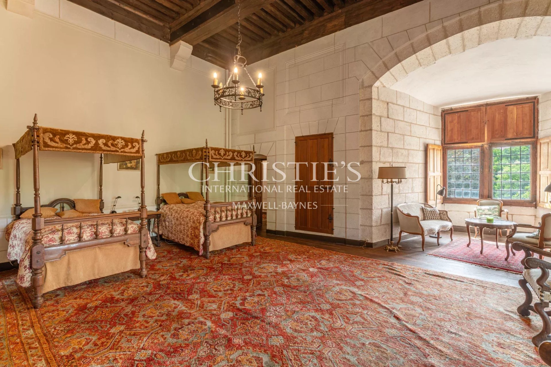 9 Bedroom Chateau's Image 26