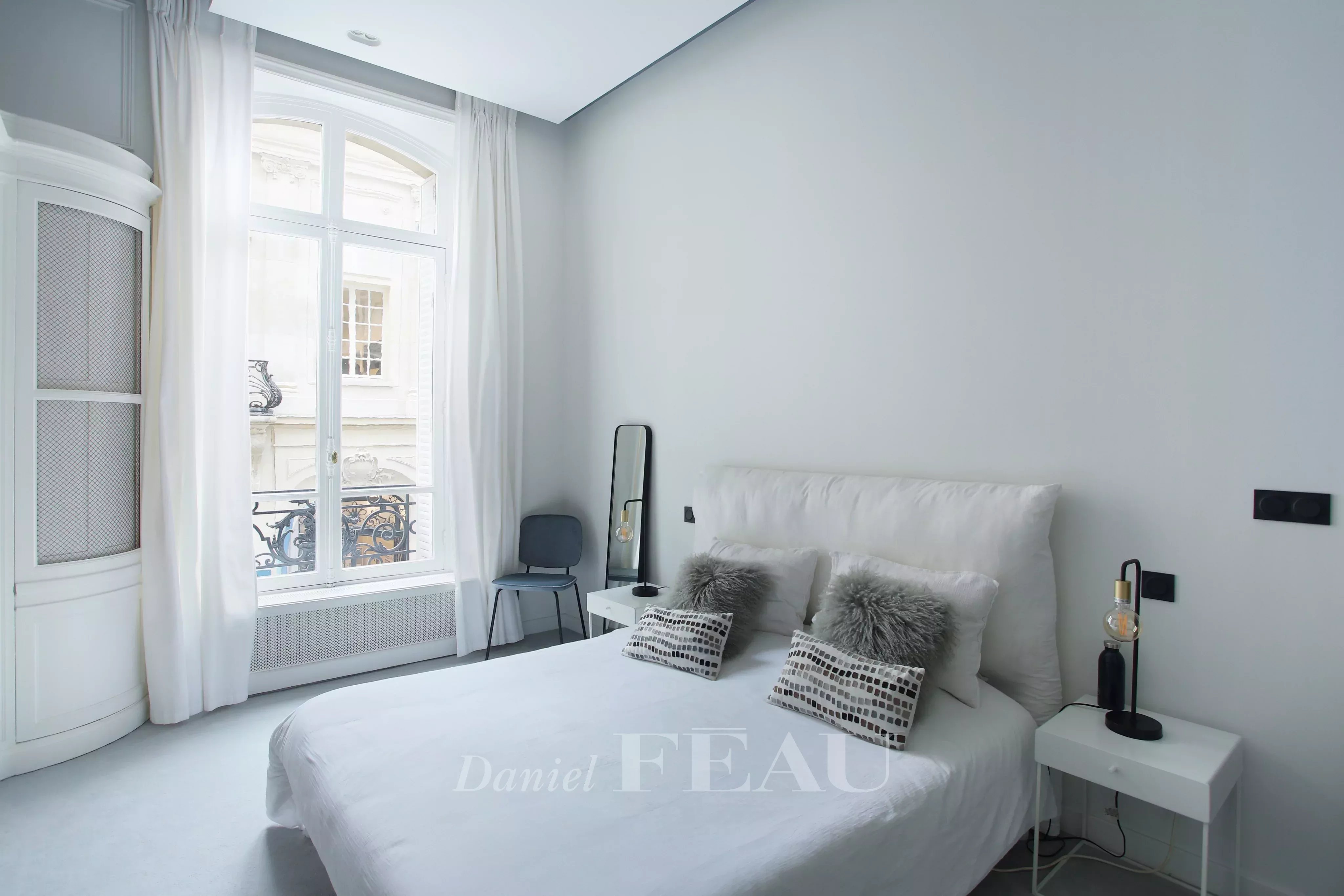 Sale Apartment Paris 16th