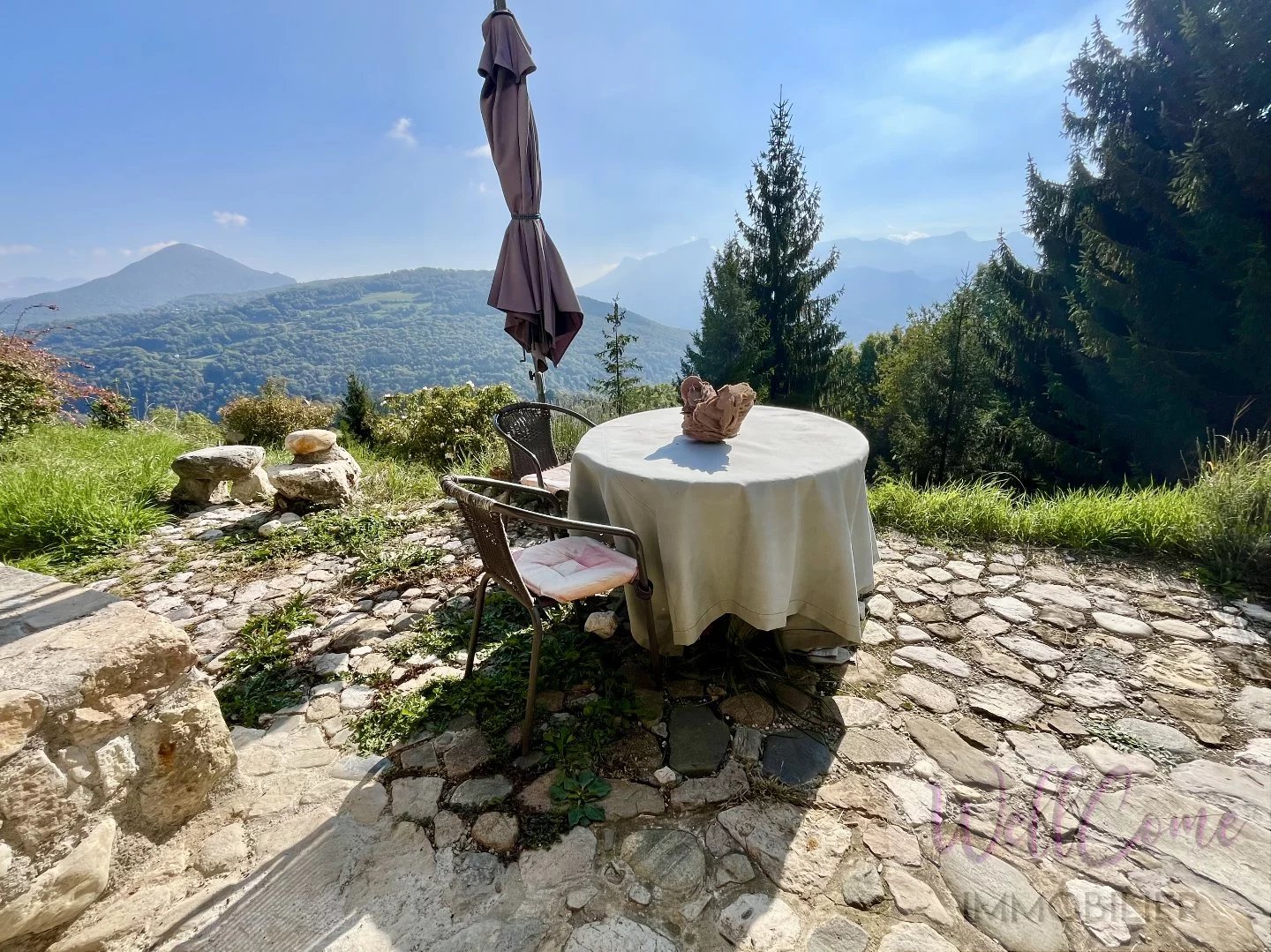 Un petit coin de paradis à quelques minutes de Chambéry - ancienne bergerie à vendre à St Jean d'Arvey