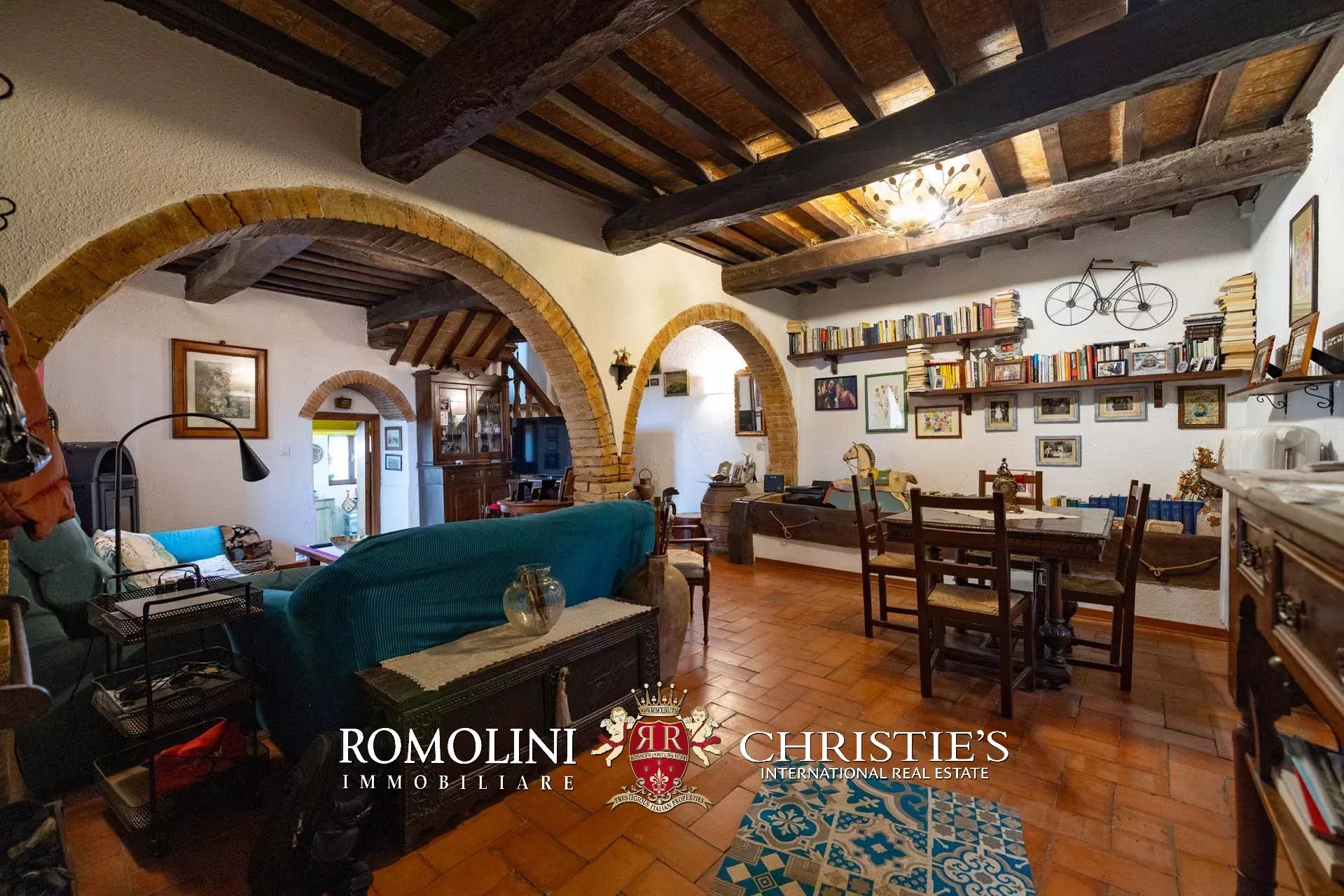 9 Bedroom Villa/Townhouse's Image 15
