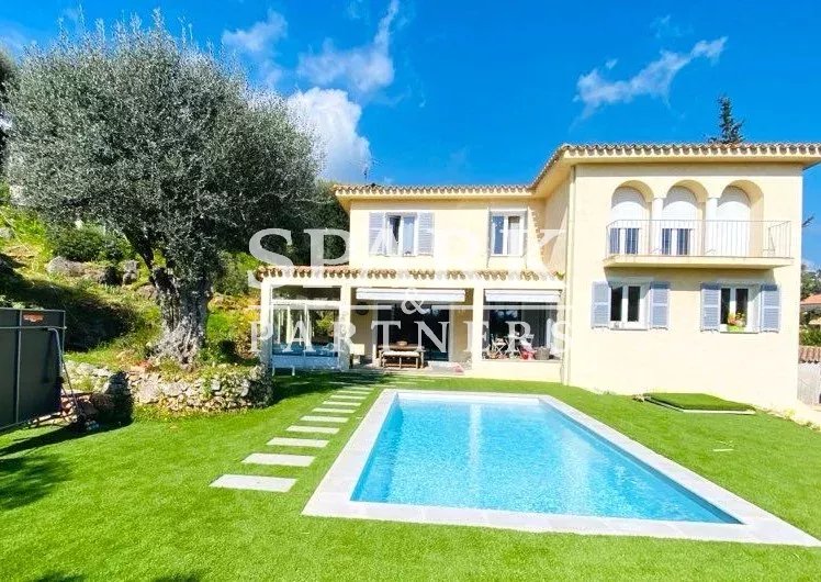 Roquebrune Cap Martin - Near town hall - Beautiful renovated villa