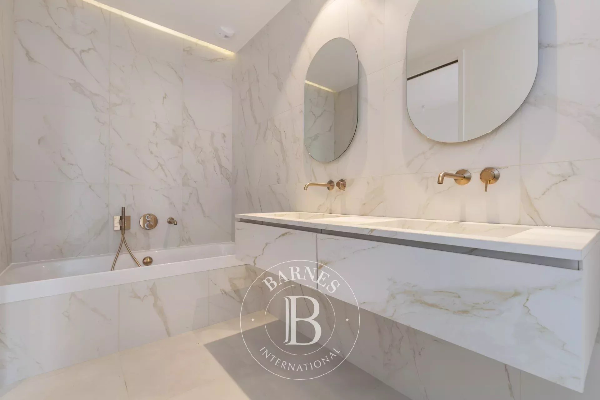 Daire Paris 8ème - picture 12