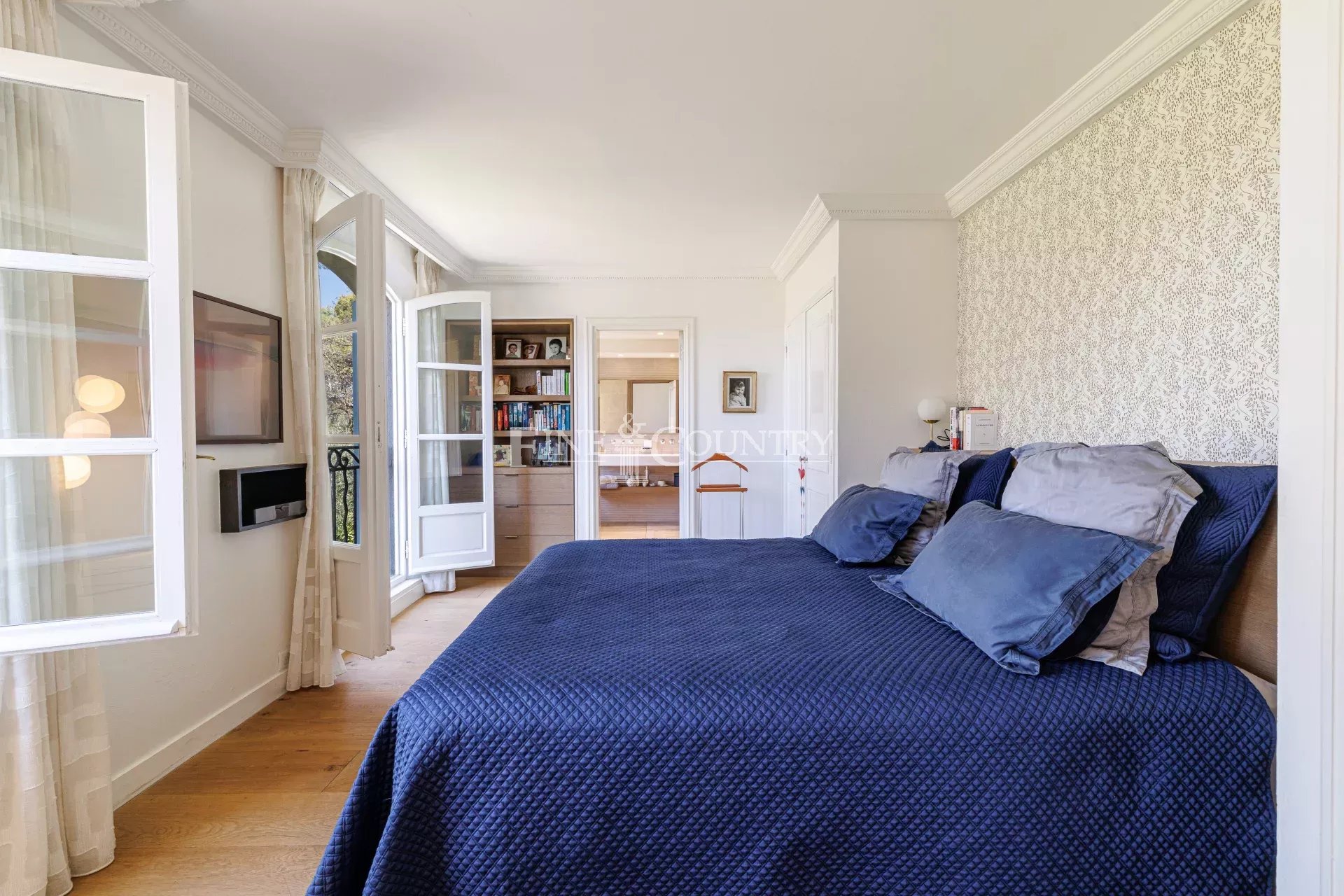 Photo of Villa For Sale in Mougins