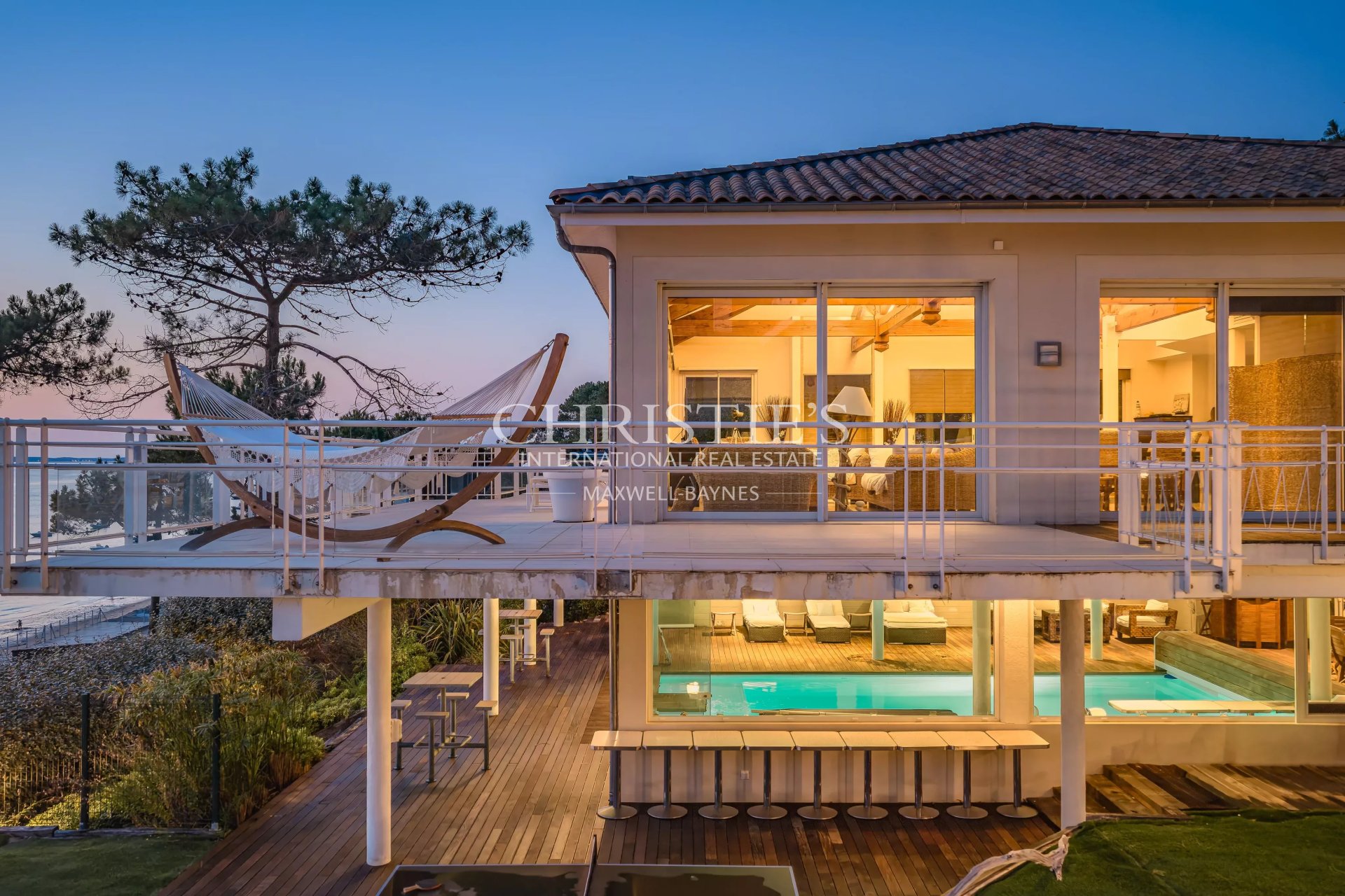 6 Bedroom Villa/Townhouse's Image 3