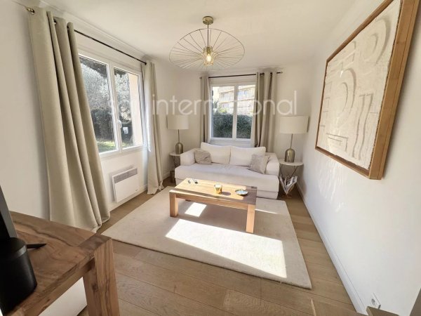 Provencal Luxury Villa for Sale in Saint-Tropez Center — photo 6