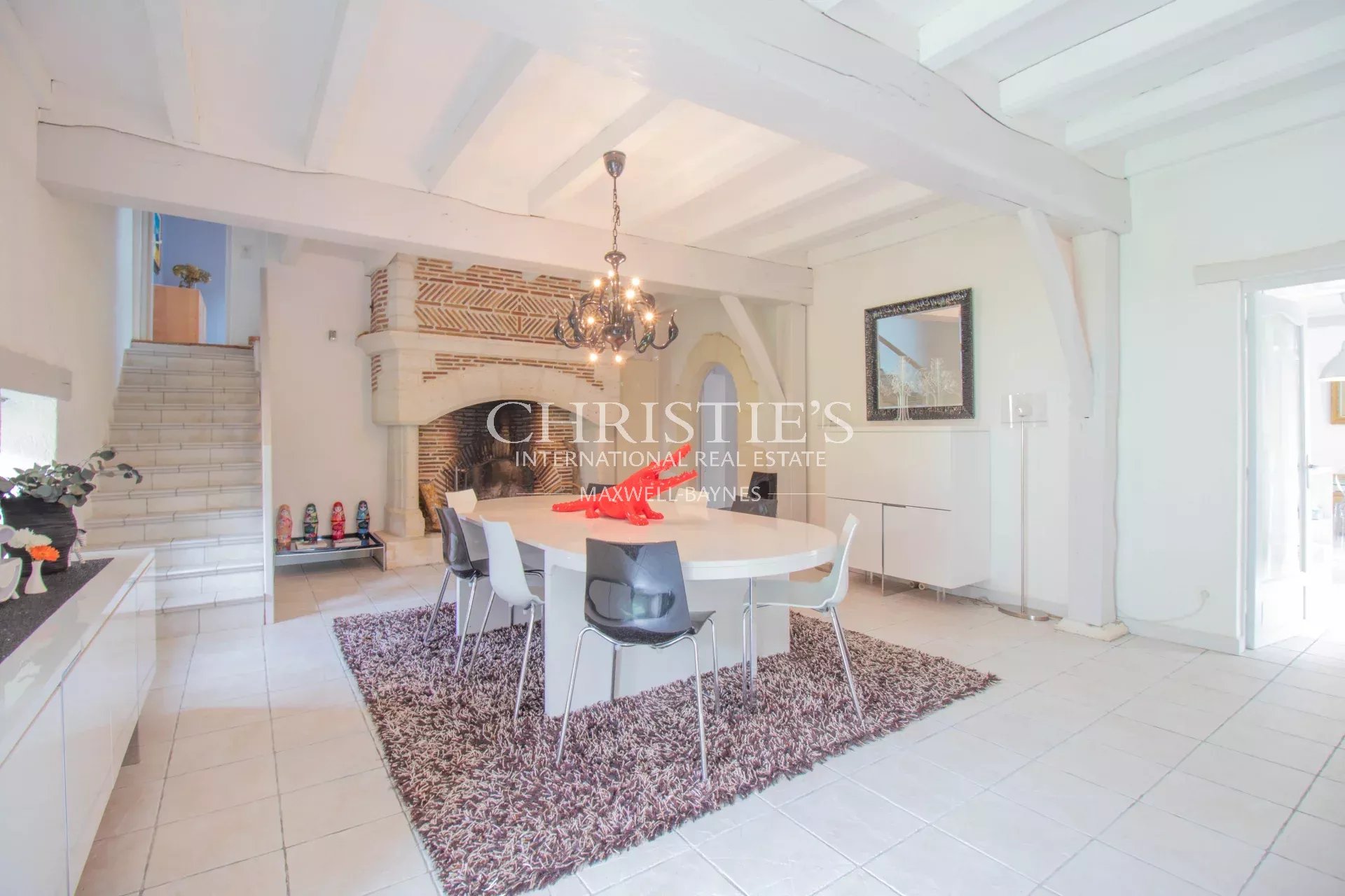 9 Bedroom Villa/Townhouse's Image 3